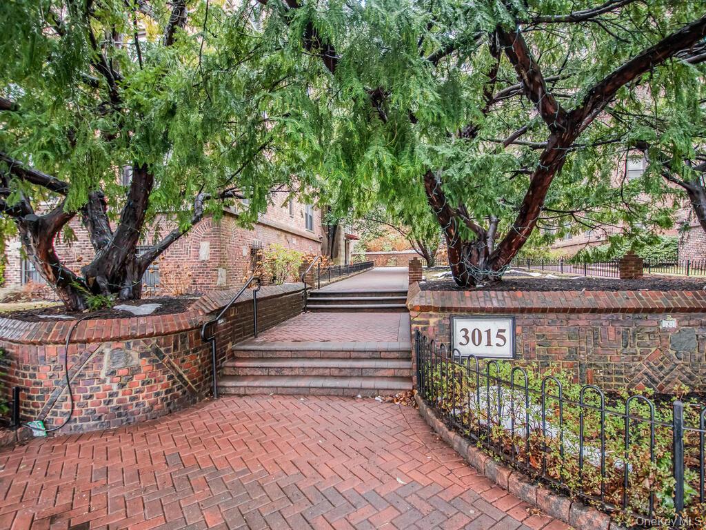 Coop Riverdale Ave Bronx, NY 10463, MLS-927702-12