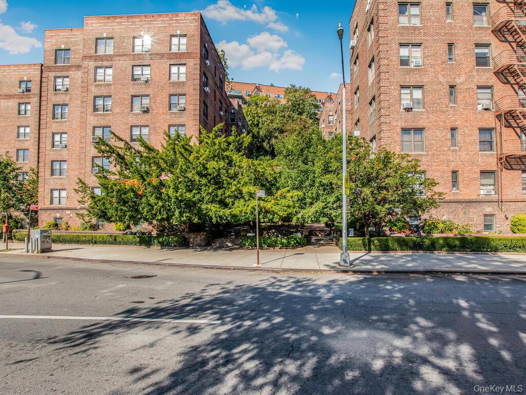 Coop Riverdale Ave  Bronx, NY 10463, MLS-927702-13