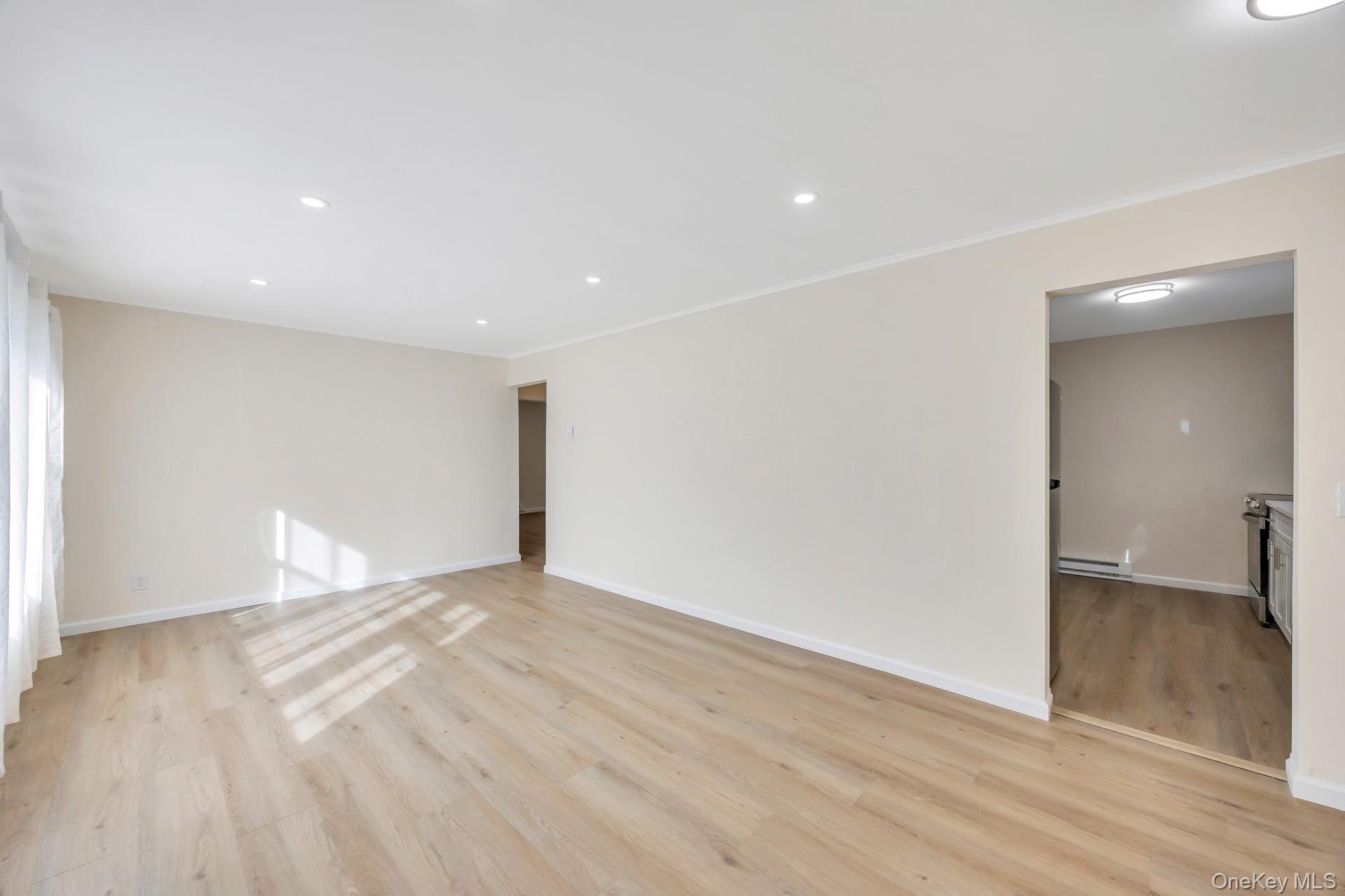 Single Family Davidson  Suffolk County, NY 11798, MLS-927709-10