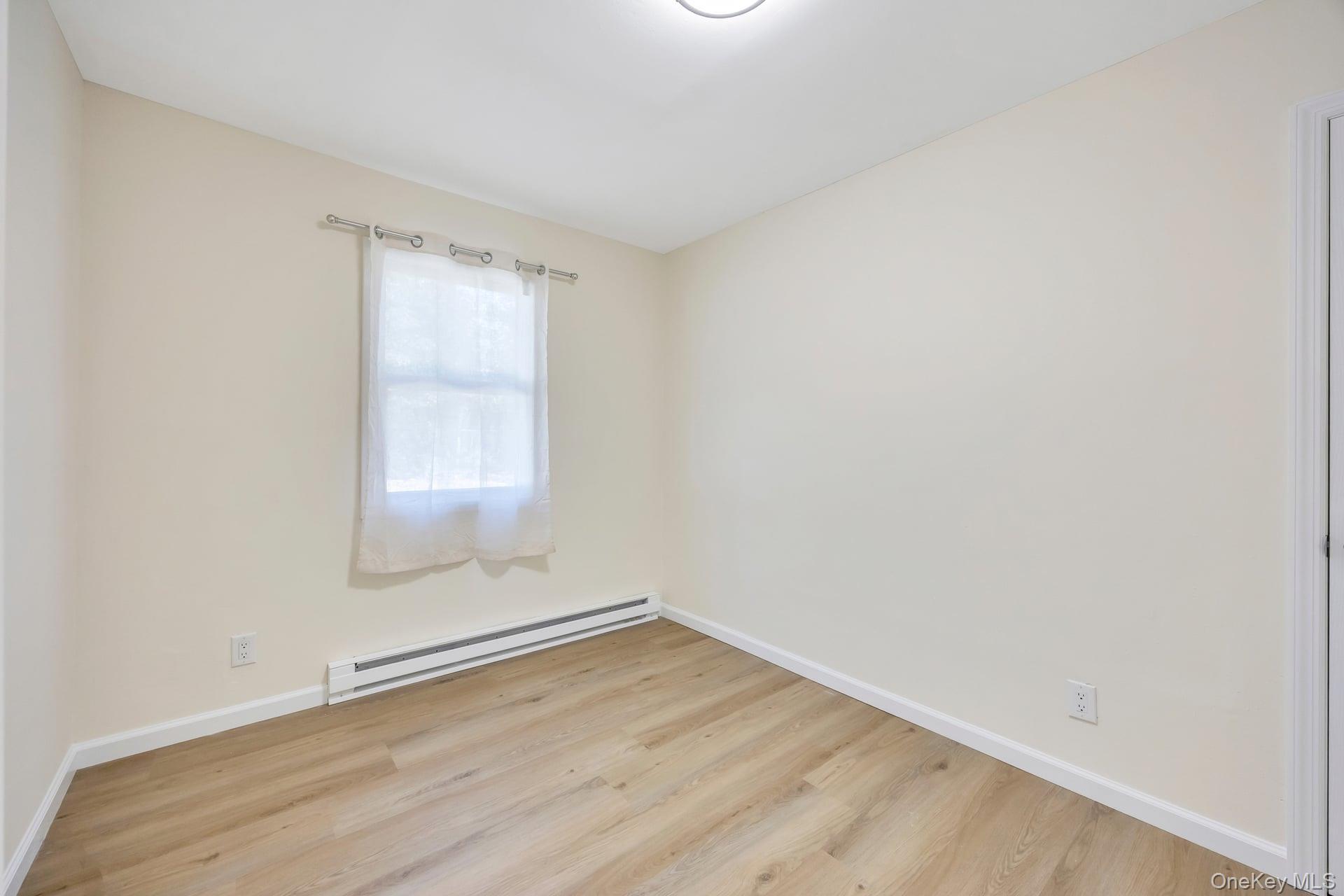 Single Family Davidson  Suffolk County, NY 11798, MLS-927709-14