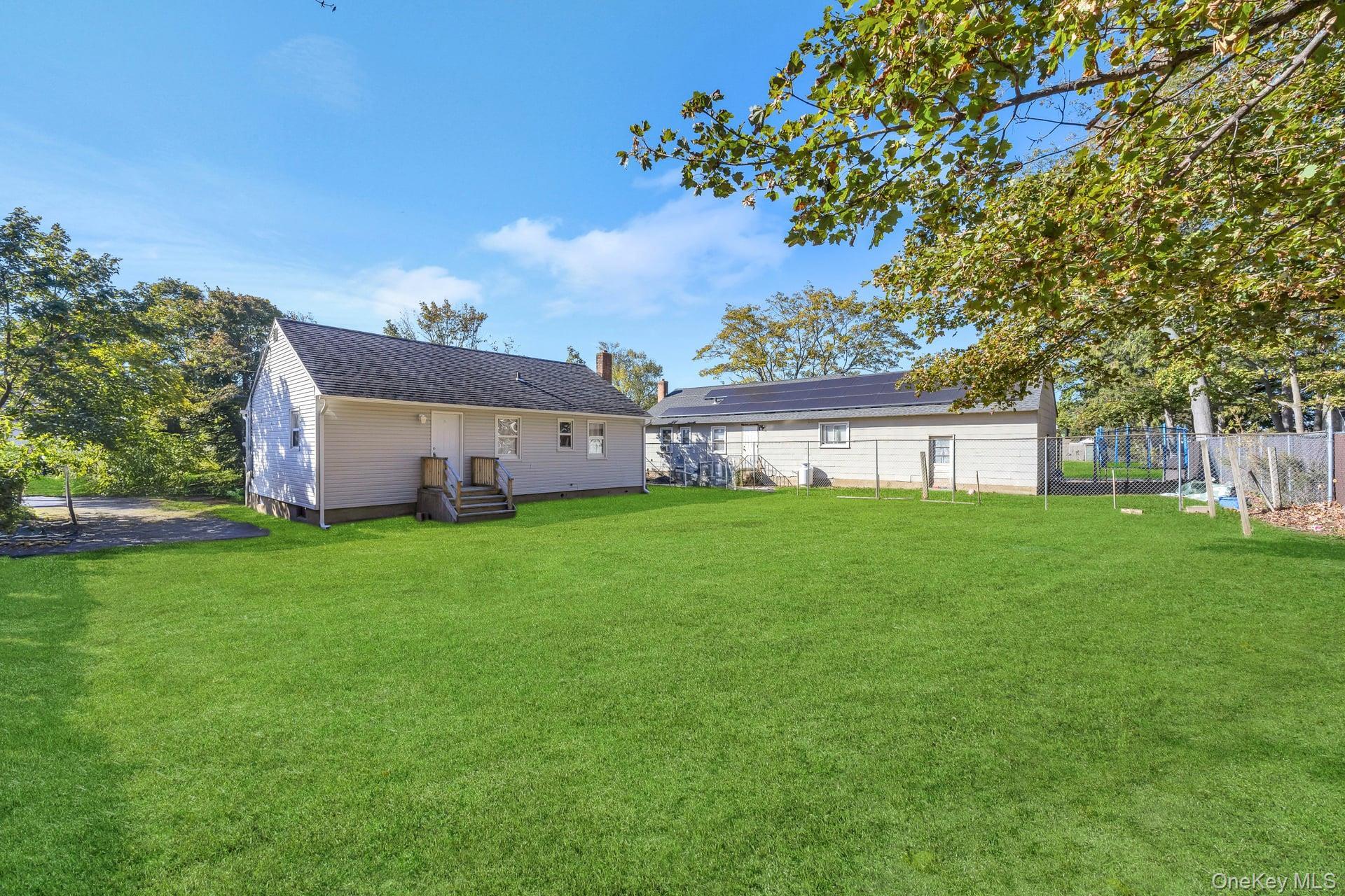 Single Family Davidson  Suffolk County, NY 11798, MLS-927709-25