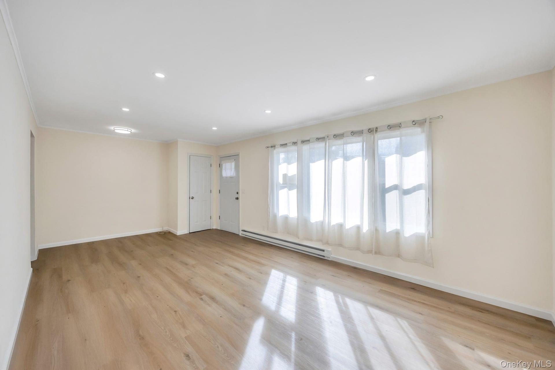 Single Family Davidson  Suffolk County, NY 11798, MLS-927709-8