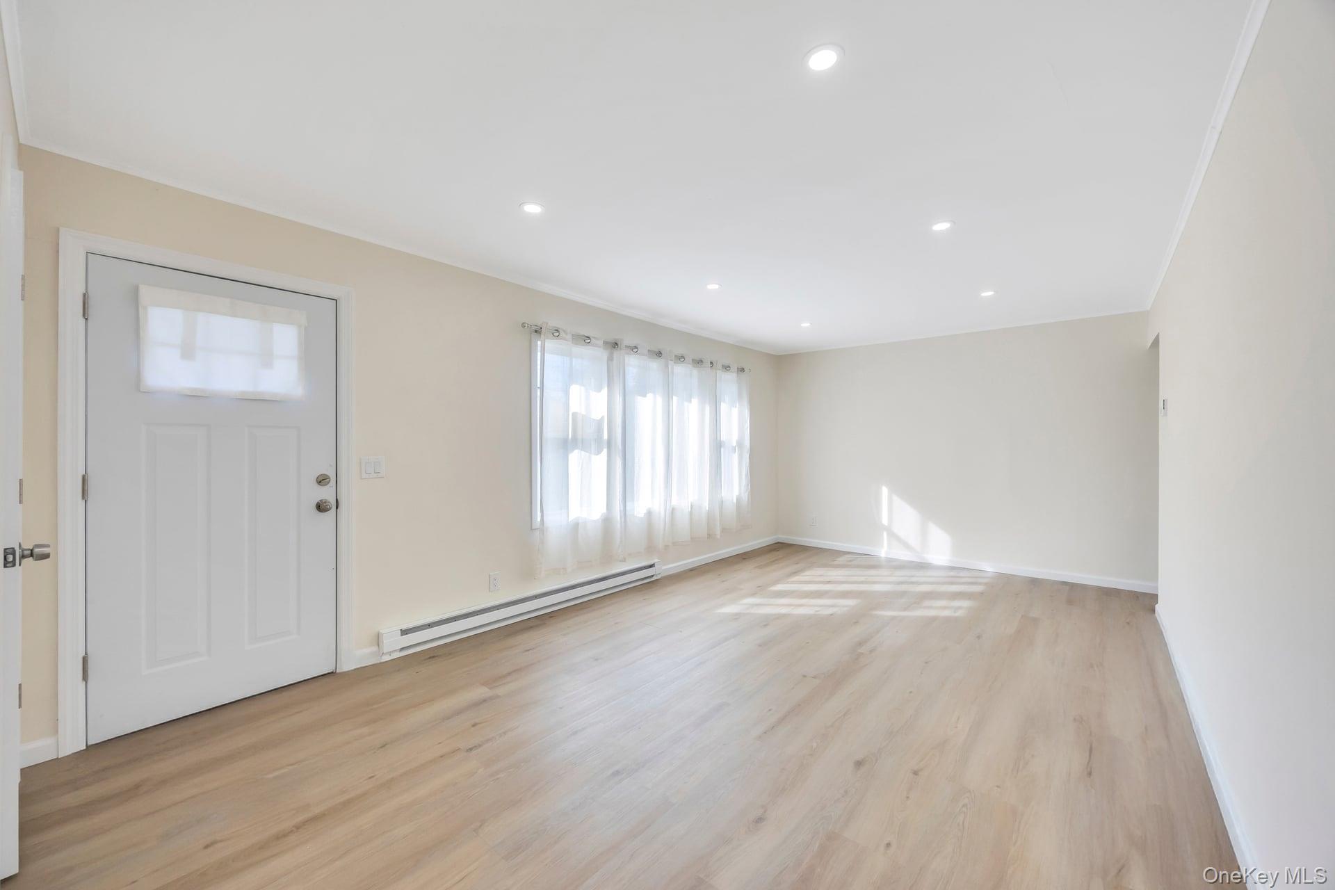 Single Family Davidson  Suffolk County, NY 11798, MLS-927709-9