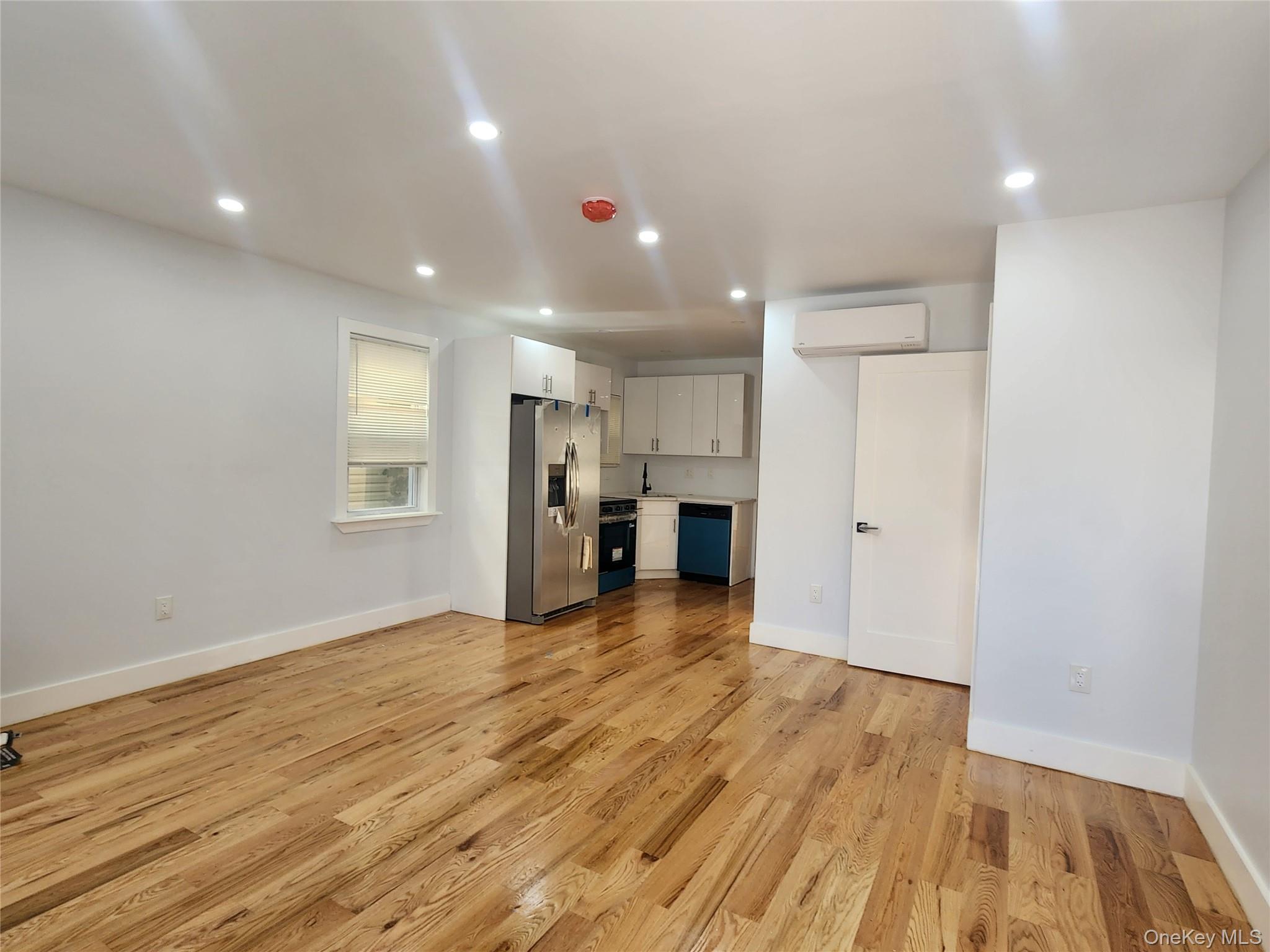Single Family Taylor  Bronx, NY 10473, MLS-927721-4