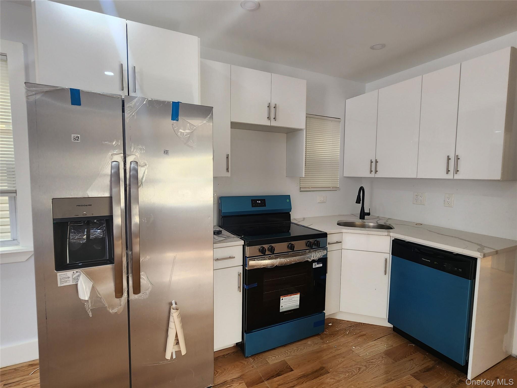 Single Family Taylor  Bronx, NY 10473, MLS-927721-6