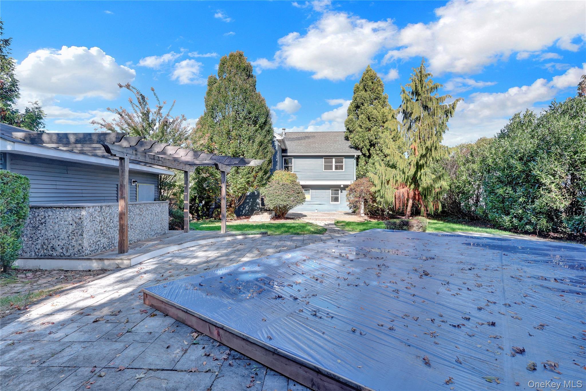 Single Family Woodberry  Suffolk County, NY 11772, MLS-927757-24