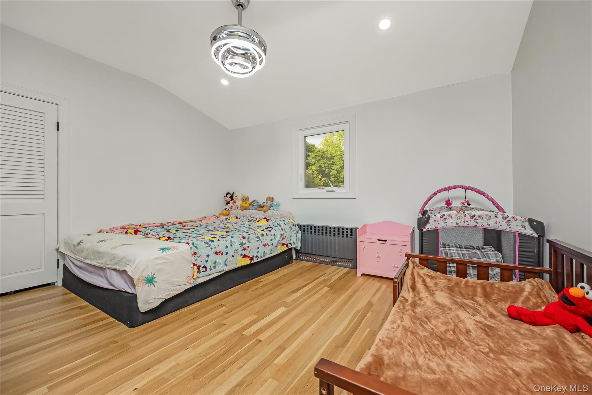 Single Family Richland Queens, NY 11364, MLS-927758-24