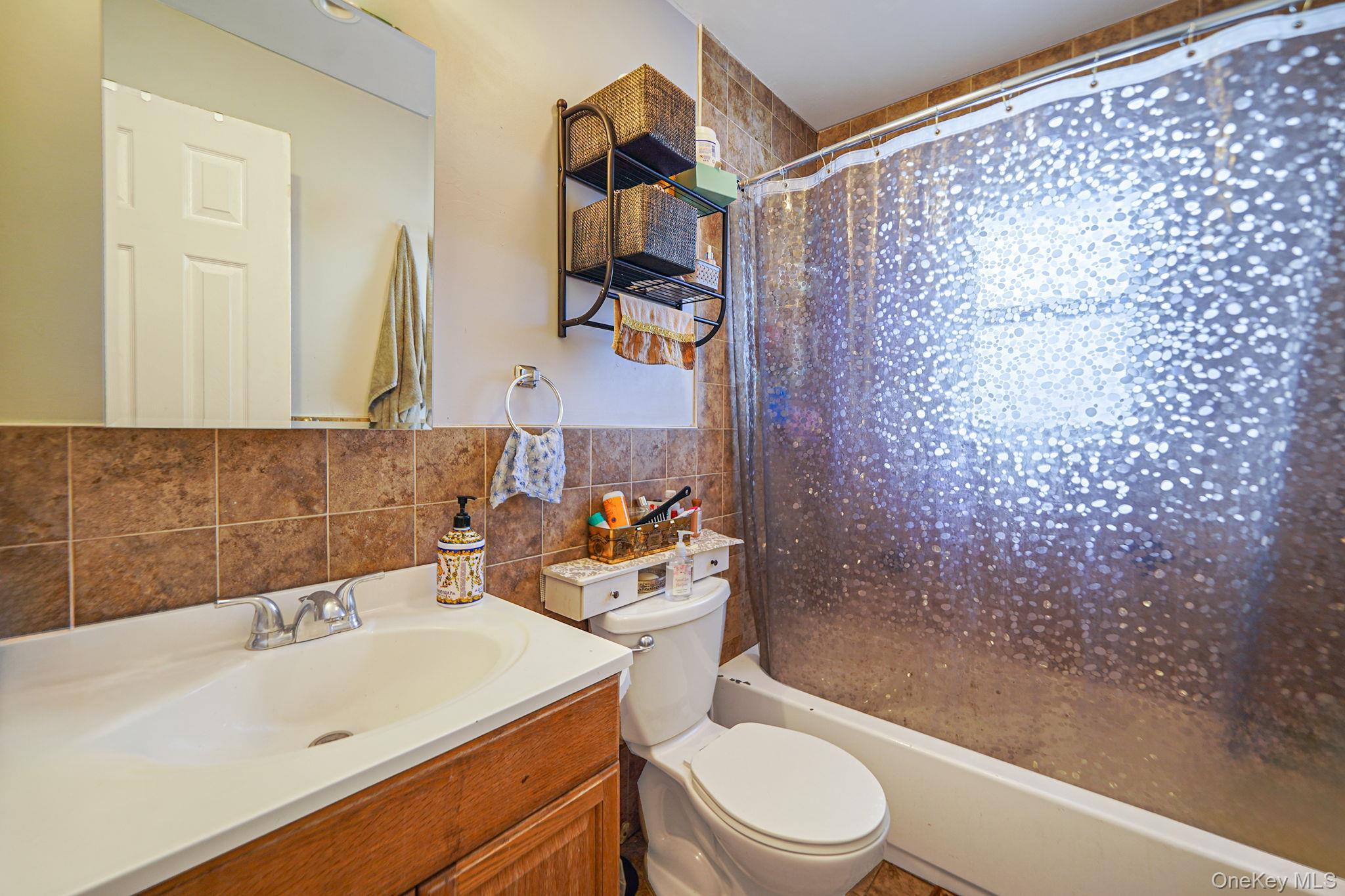 Single Family Elmwood  Nassau County, NY 11550, MLS-927770-13