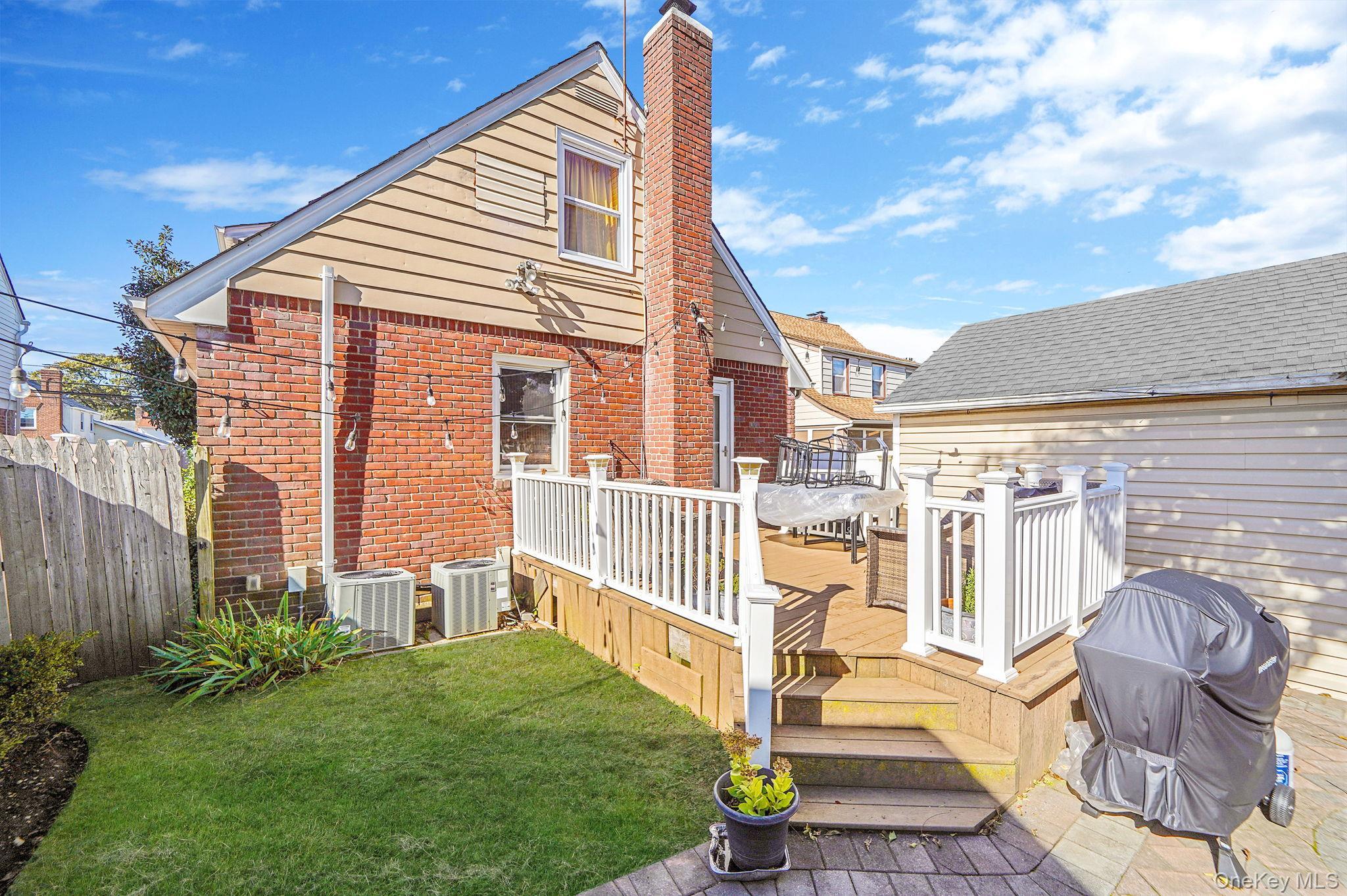 Single Family Elmwood  Nassau County, NY 11550, MLS-927770-18