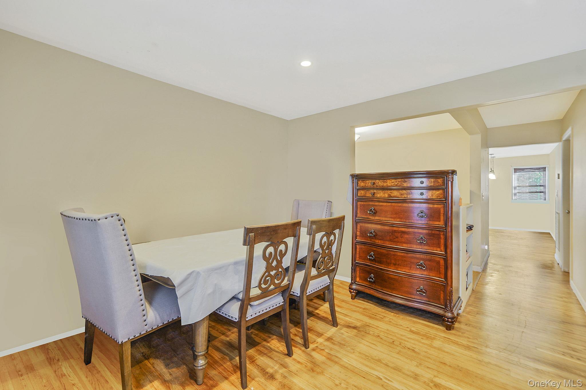 Single Family Elmwood  Nassau County, NY 11550, MLS-927770-5