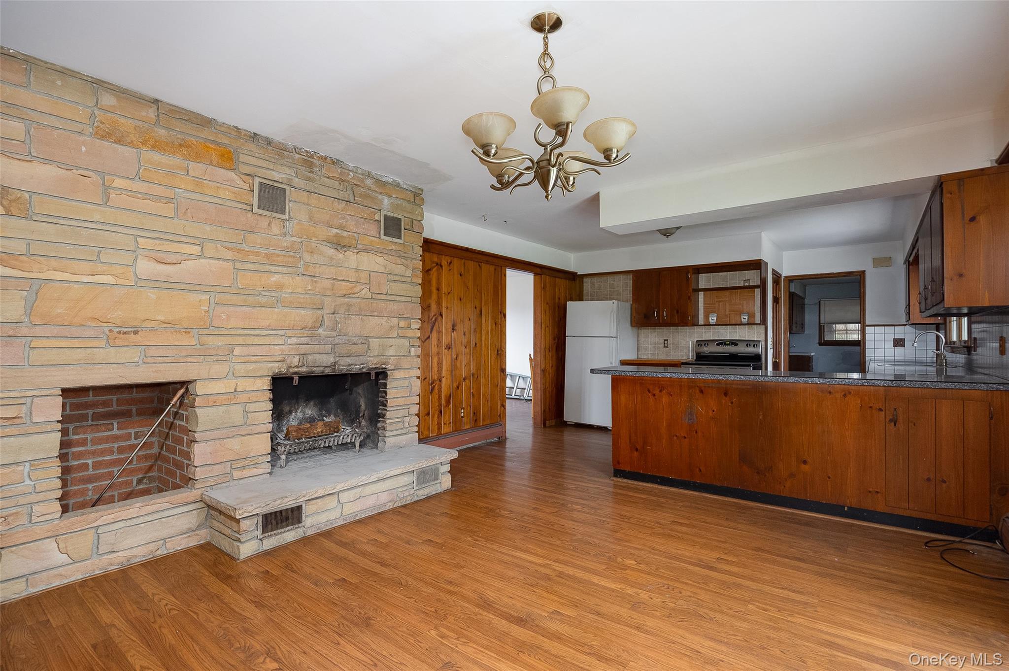 Single Family Peach  Dutchess County, NY 12601, MLS-927773-9