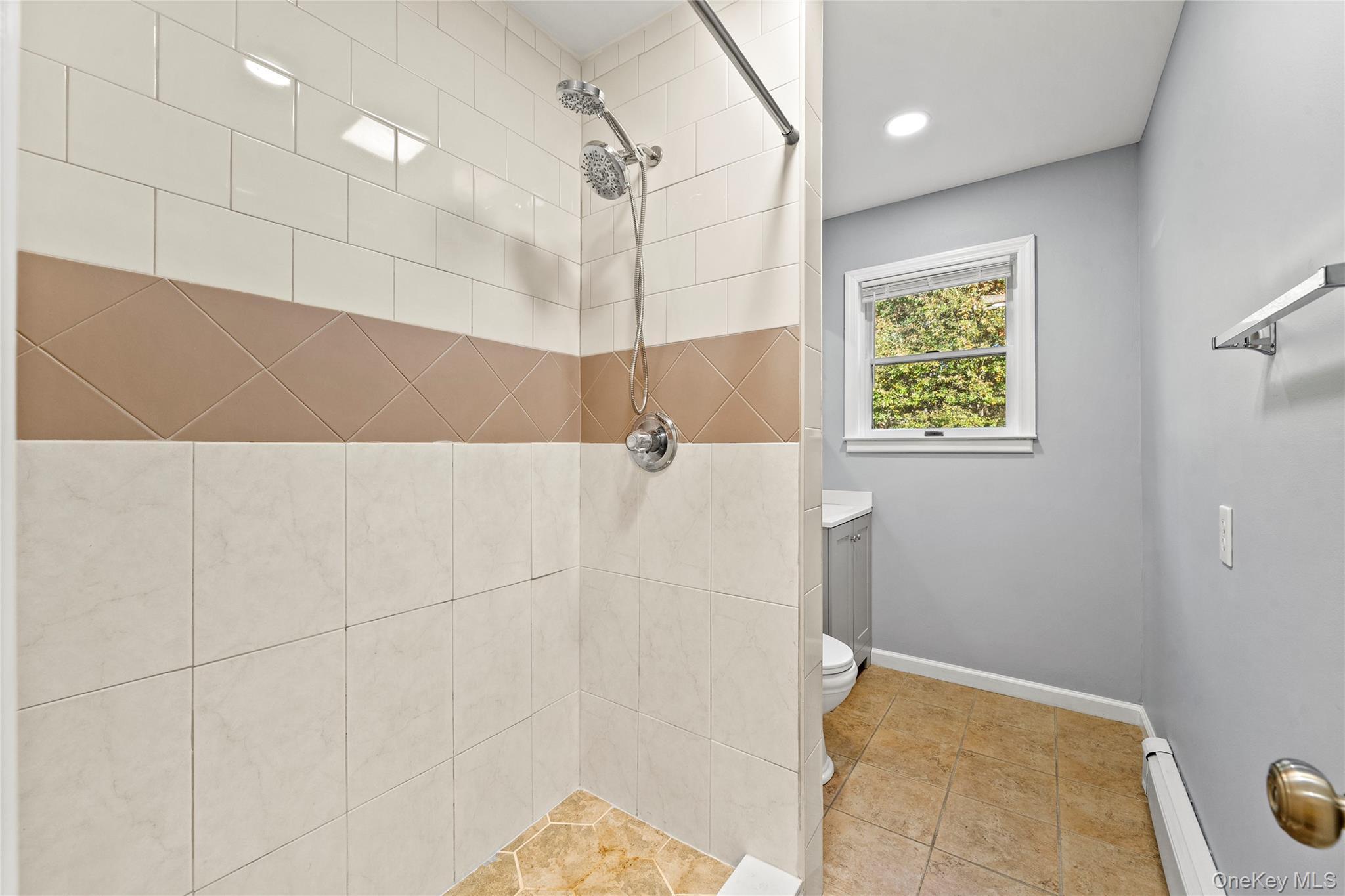 Single Family Grand Suffolk County, NY 11980, MLS-927776-14