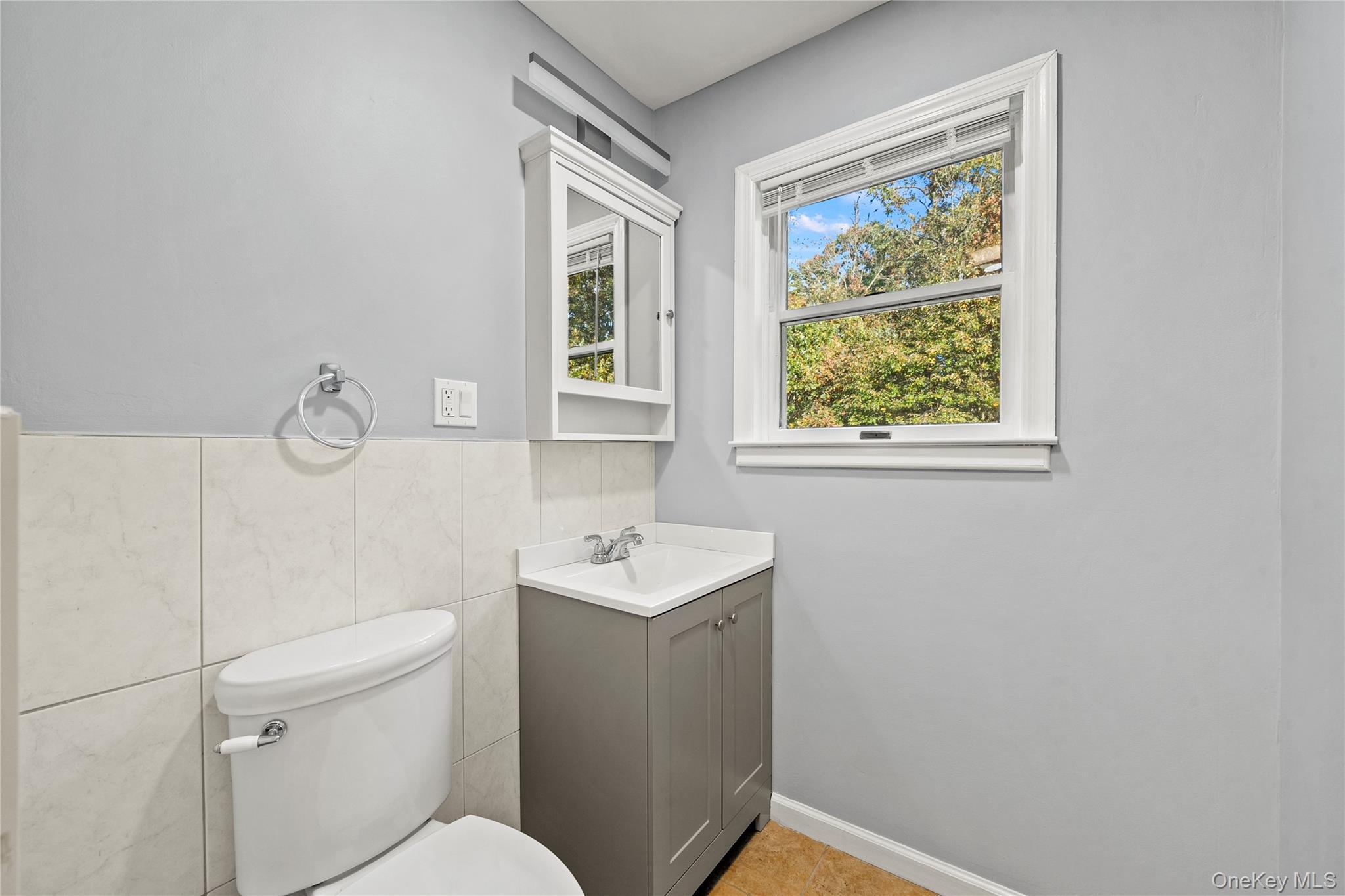 Single Family Grand Suffolk County, NY 11980, MLS-927776-15