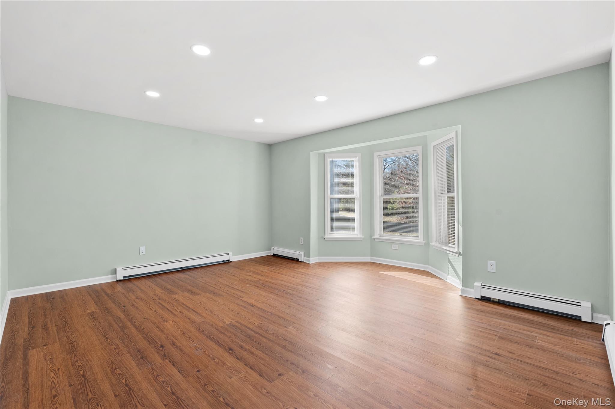 Single Family Grand Suffolk County, NY 11980, MLS-927776-19