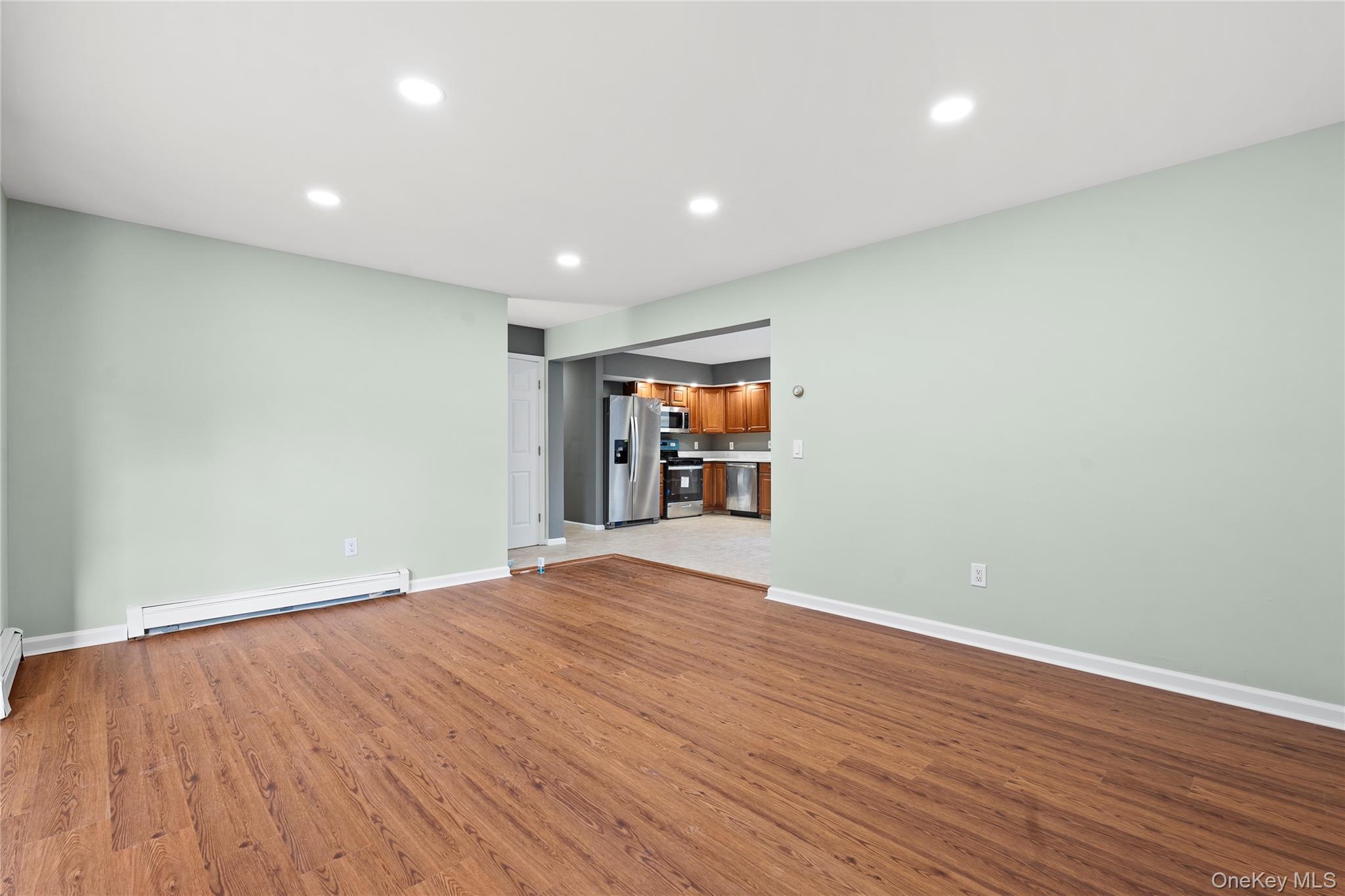 Single Family Grand Suffolk County, NY 11980, MLS-927776-20