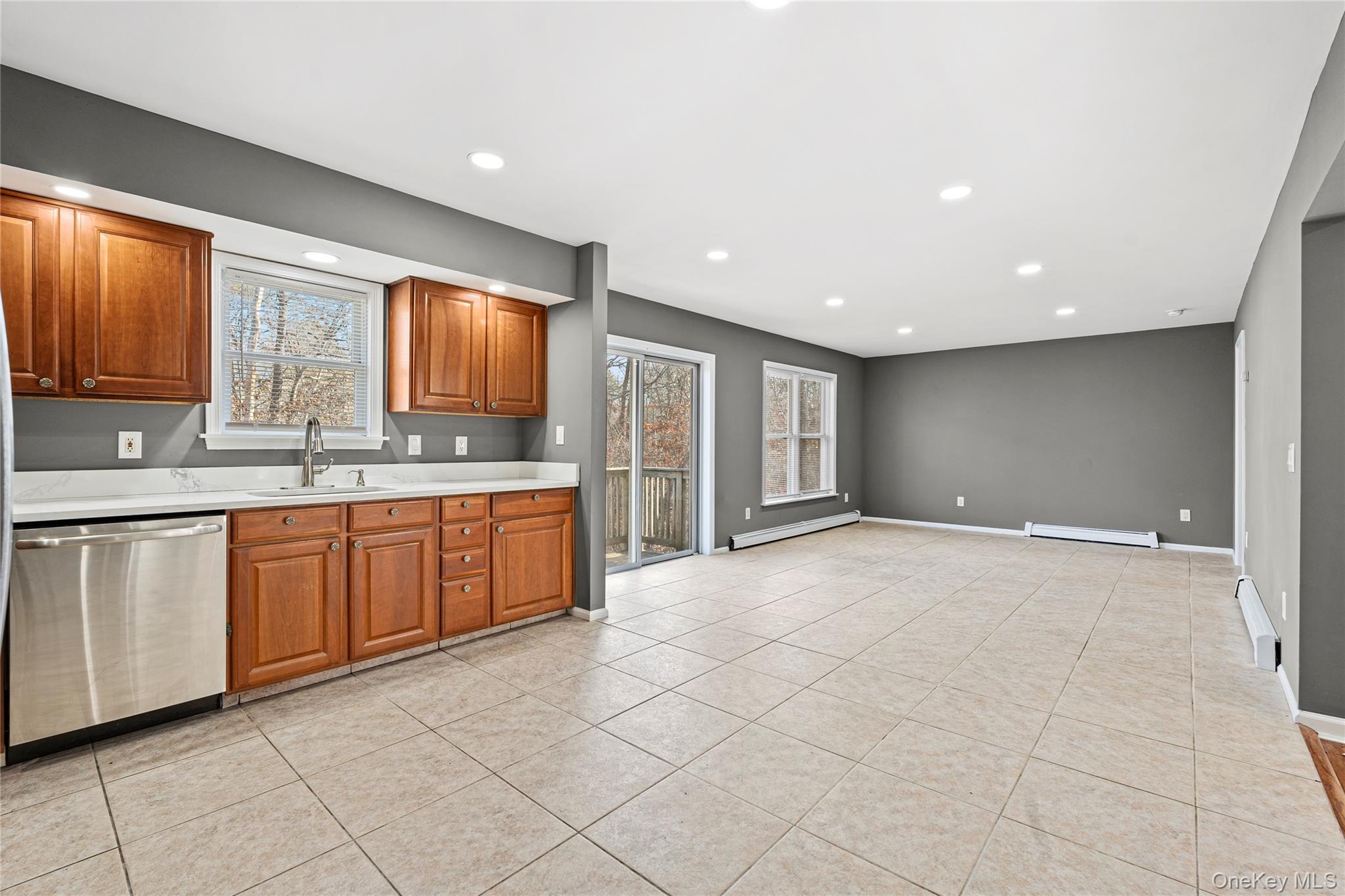 Single Family Grand Suffolk County, NY 11980, MLS-927776-22