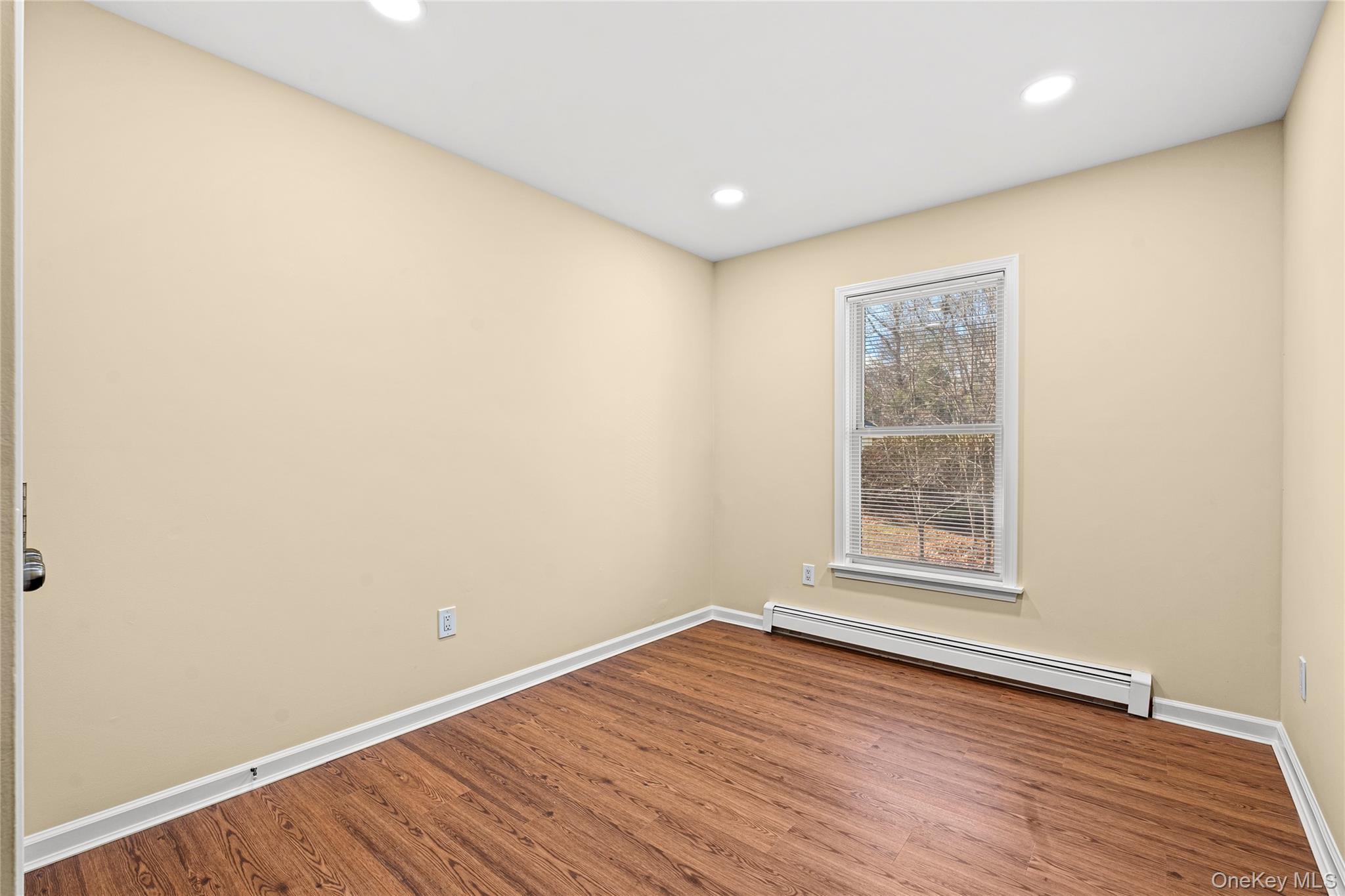 Single Family Grand Suffolk County, NY 11980, MLS-927776-29