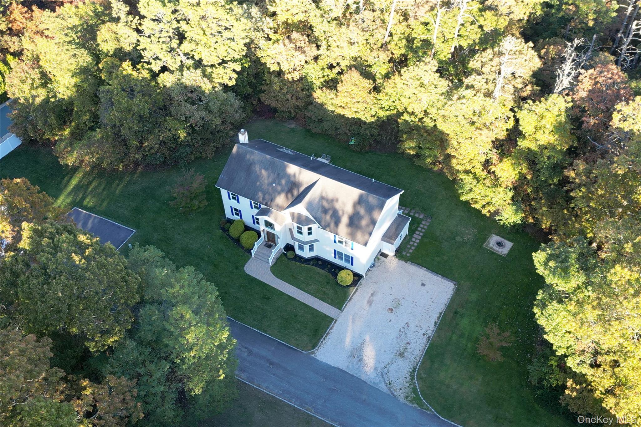 Single Family Grand Suffolk County, NY 11980, MLS-927776-37