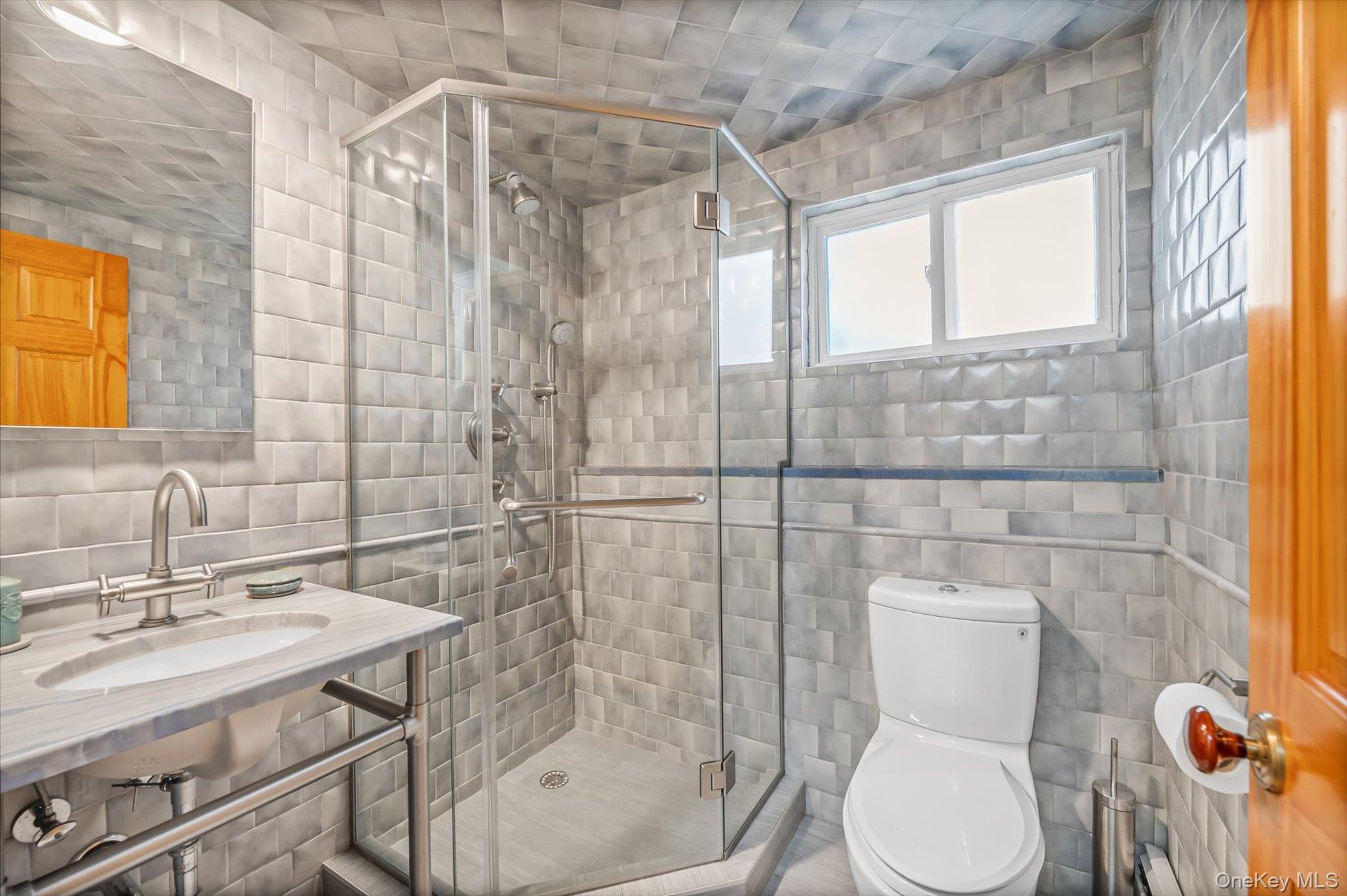 Single Family Kearny Nassau County, NY 11581, MLS-927793-18