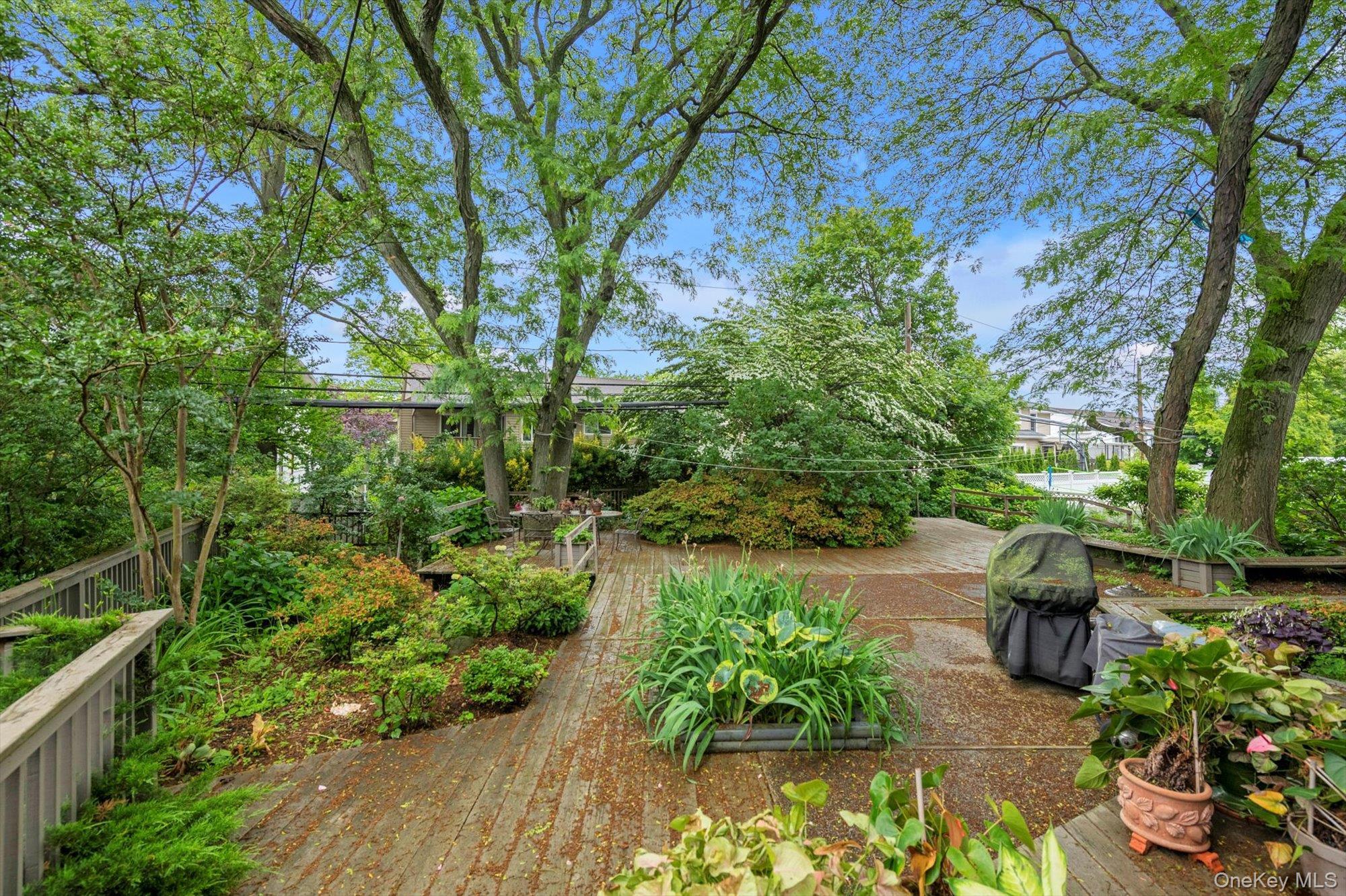 Single Family Kearny  Nassau County, NY 11581, MLS-927793-21