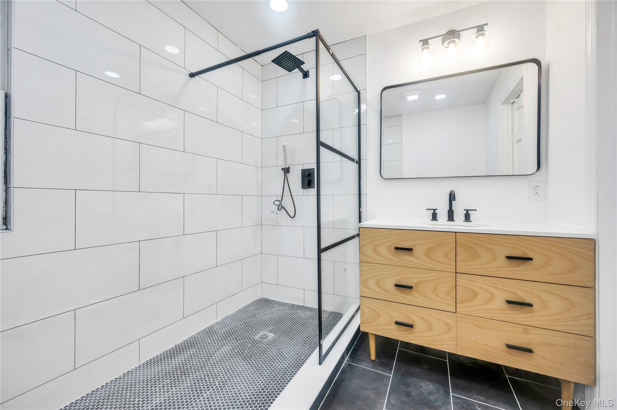 Single Family Van Brunt Queens, NY 11693, MLS-927803-10