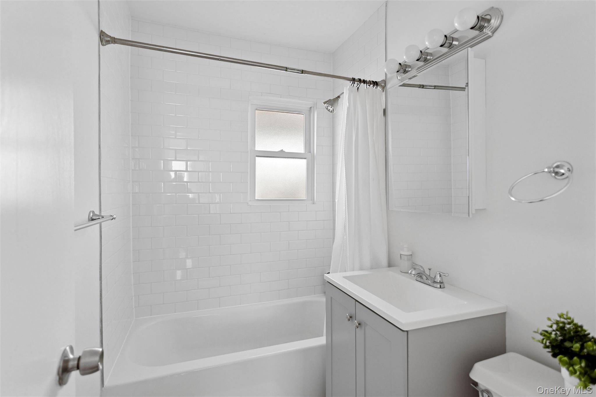 Single Family Market Nassau County, NY 11561, MLS-927816-16