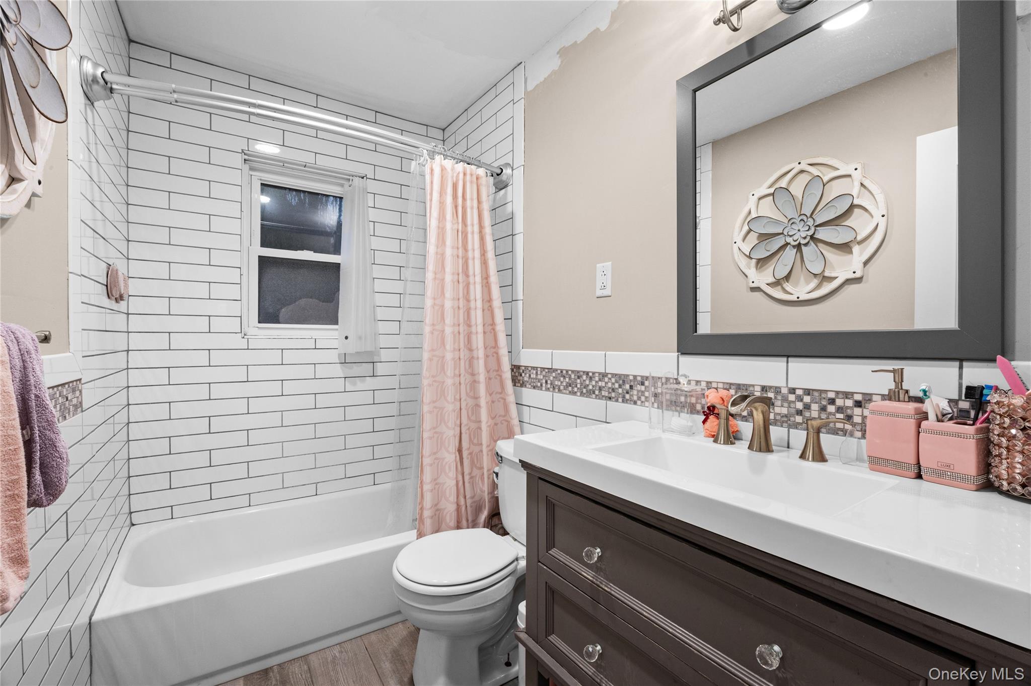 Single Family Riviera  Suffolk County, NY 11757, MLS-927823-8