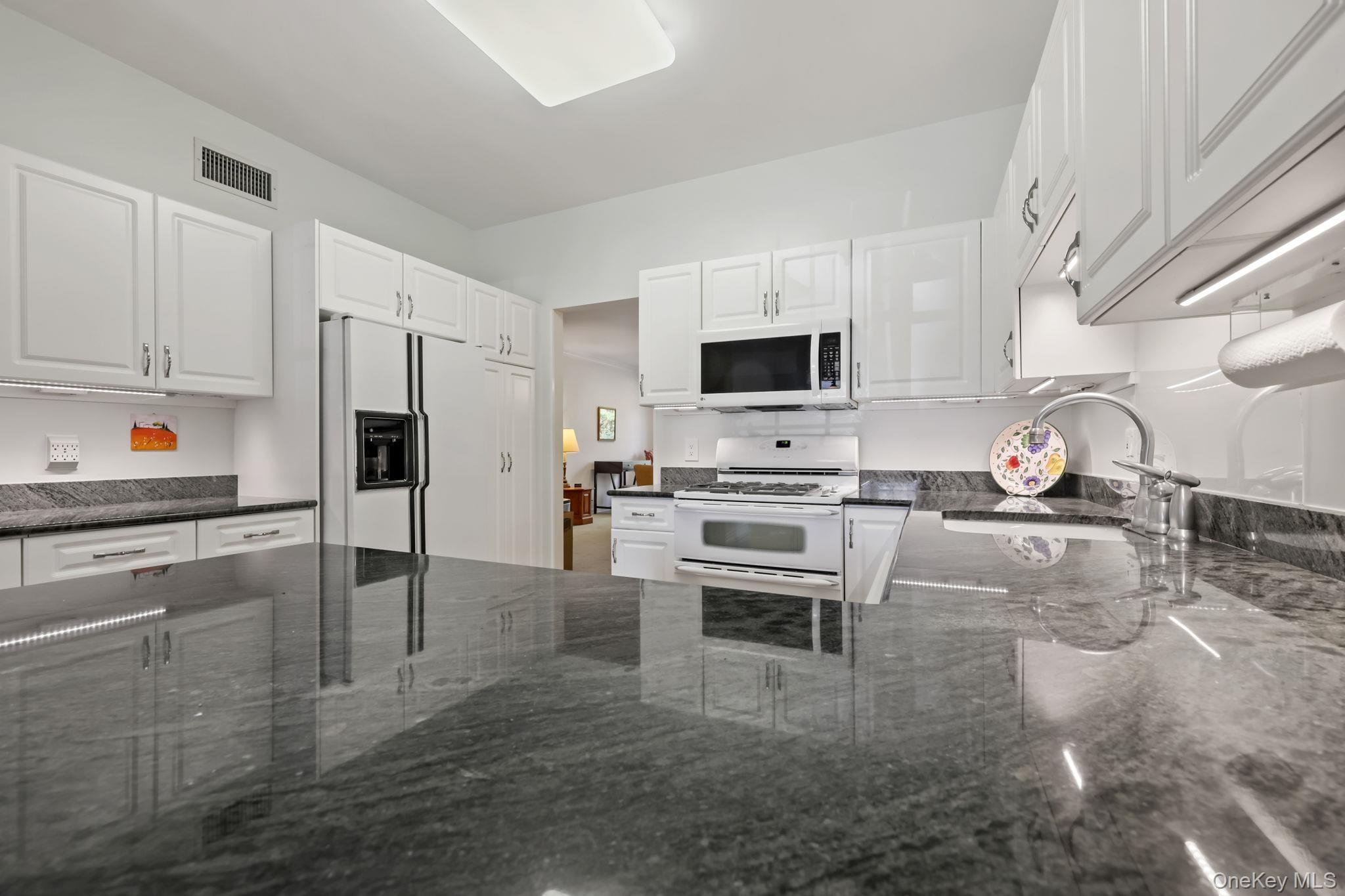 Single Family Rockledge Westchester County, NY 10570, MLS-927829-11