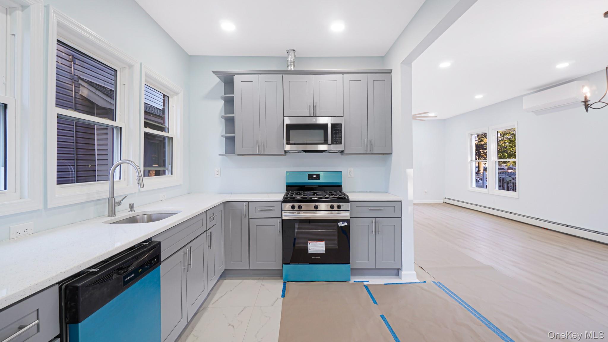 Single Family 217th Queens, NY 11429, MLS-927834-9