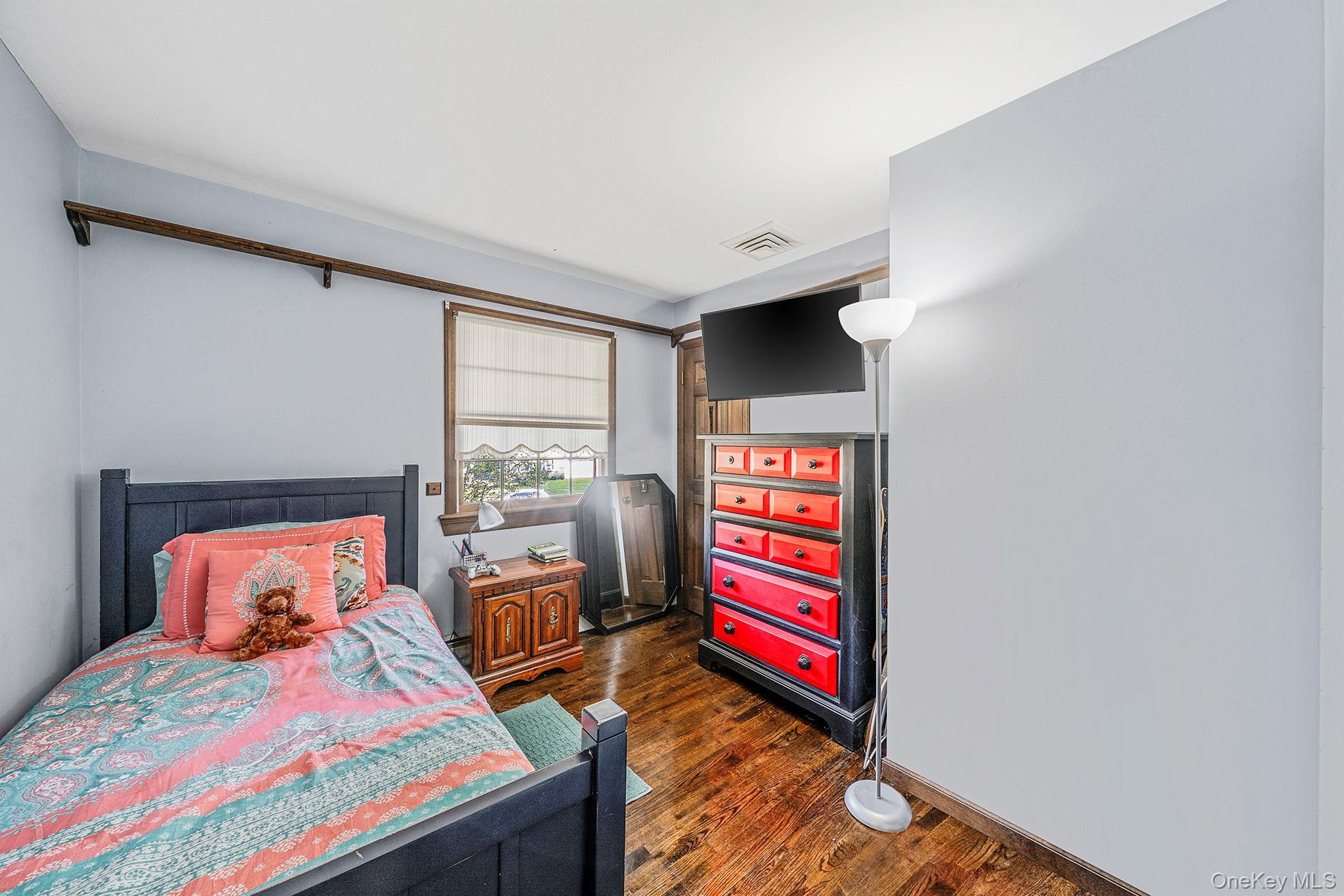 Single Family Winfield Davis  Suffolk County, NY 11727, MLS-927877-22