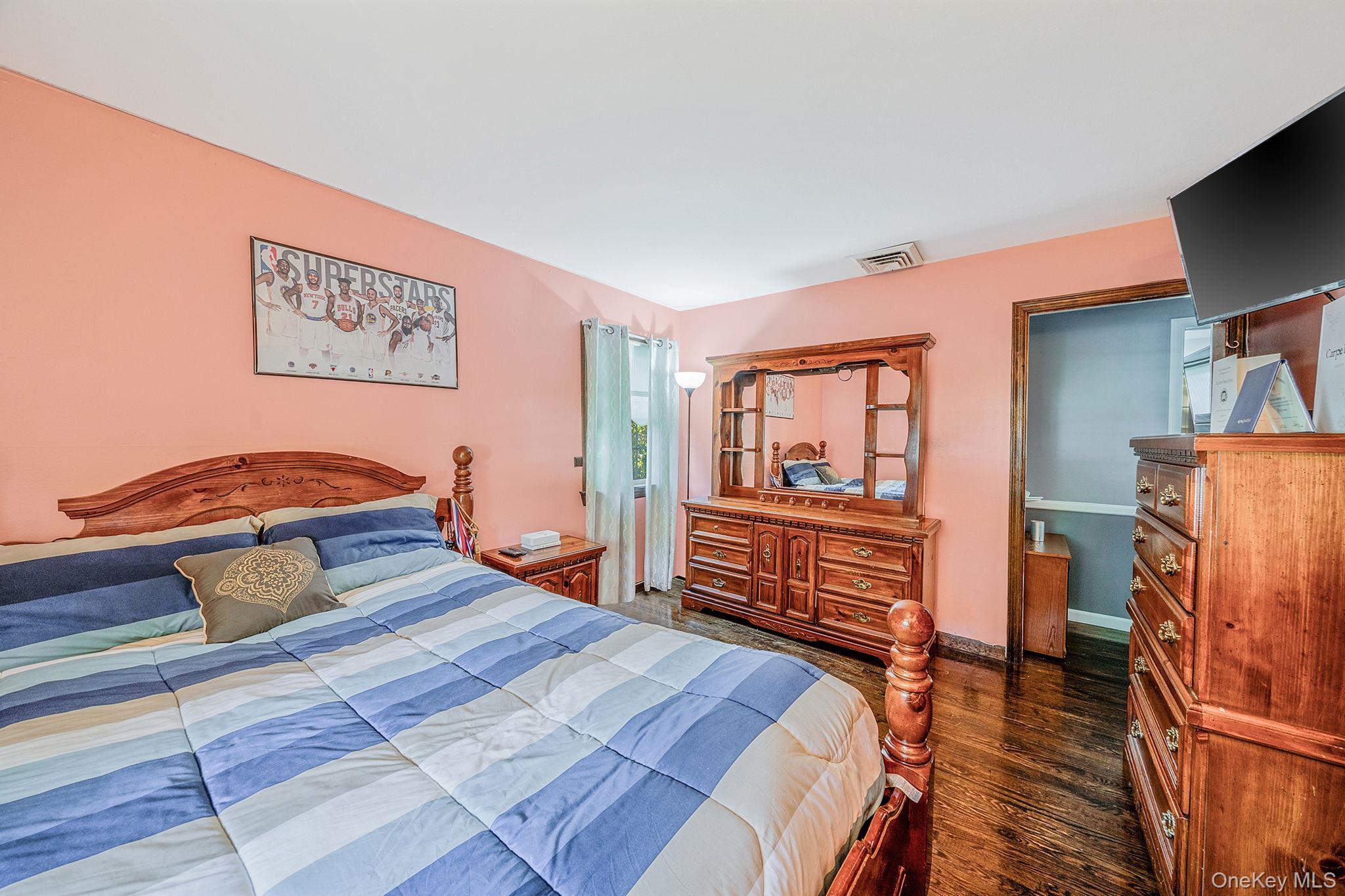 Single Family Winfield Davis  Suffolk County, NY 11727, MLS-927877-25