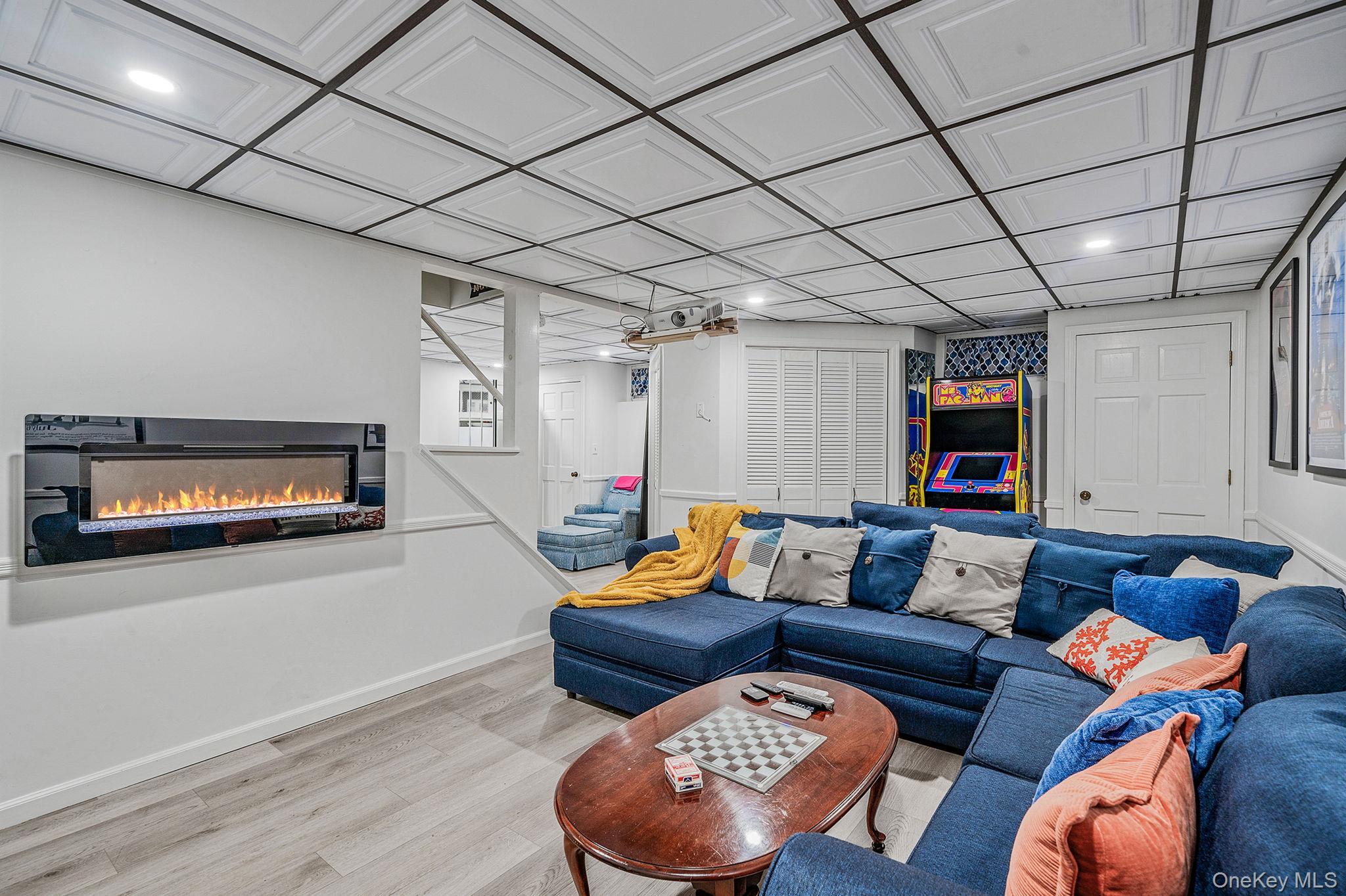 Single Family Winfield Davis  Suffolk County, NY 11727, MLS-927877-32