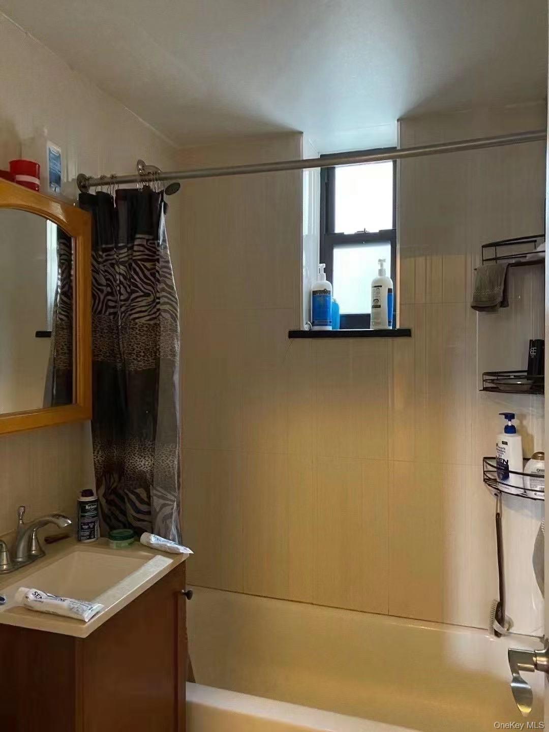 Single Family Orchard Manhattan, NY 10002, MLS-927880-3