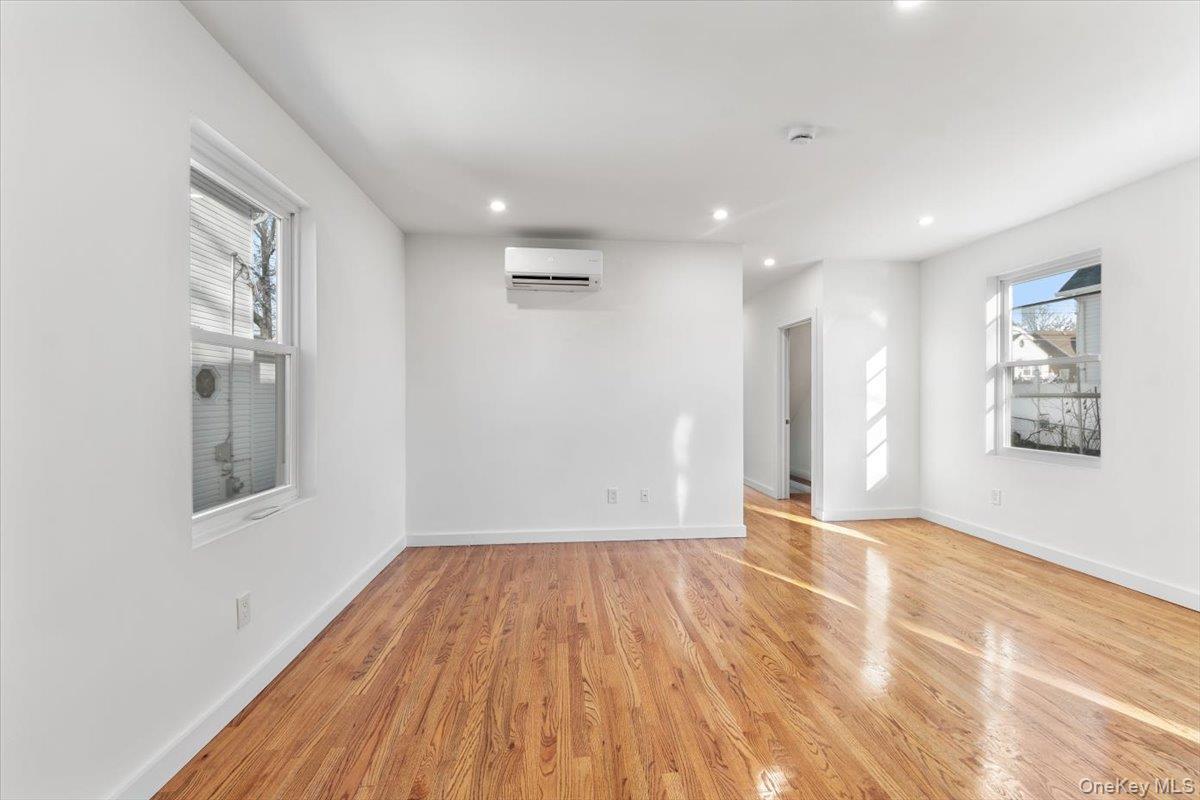 Single Family Swinton  Bronx, NY 10465, MLS-927888-4