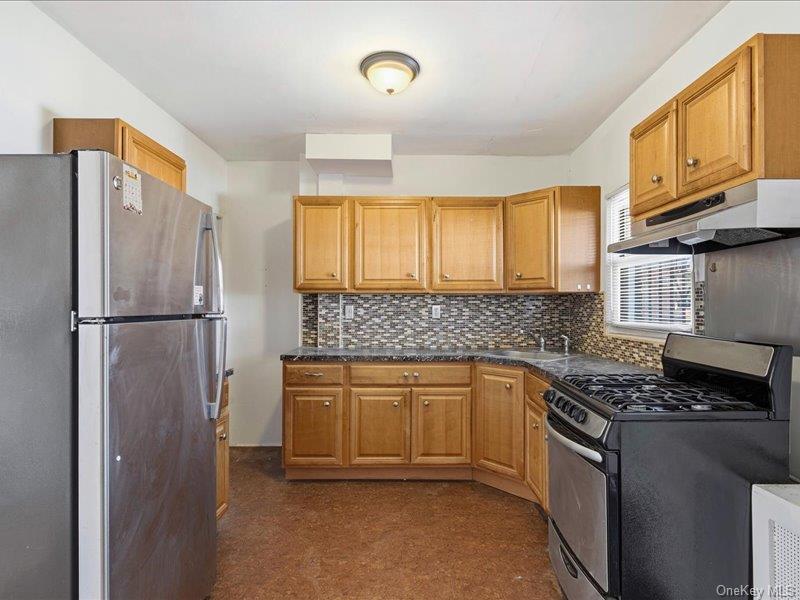 Single Family Suydam  Queens, NY 11385, MLS-927916-8