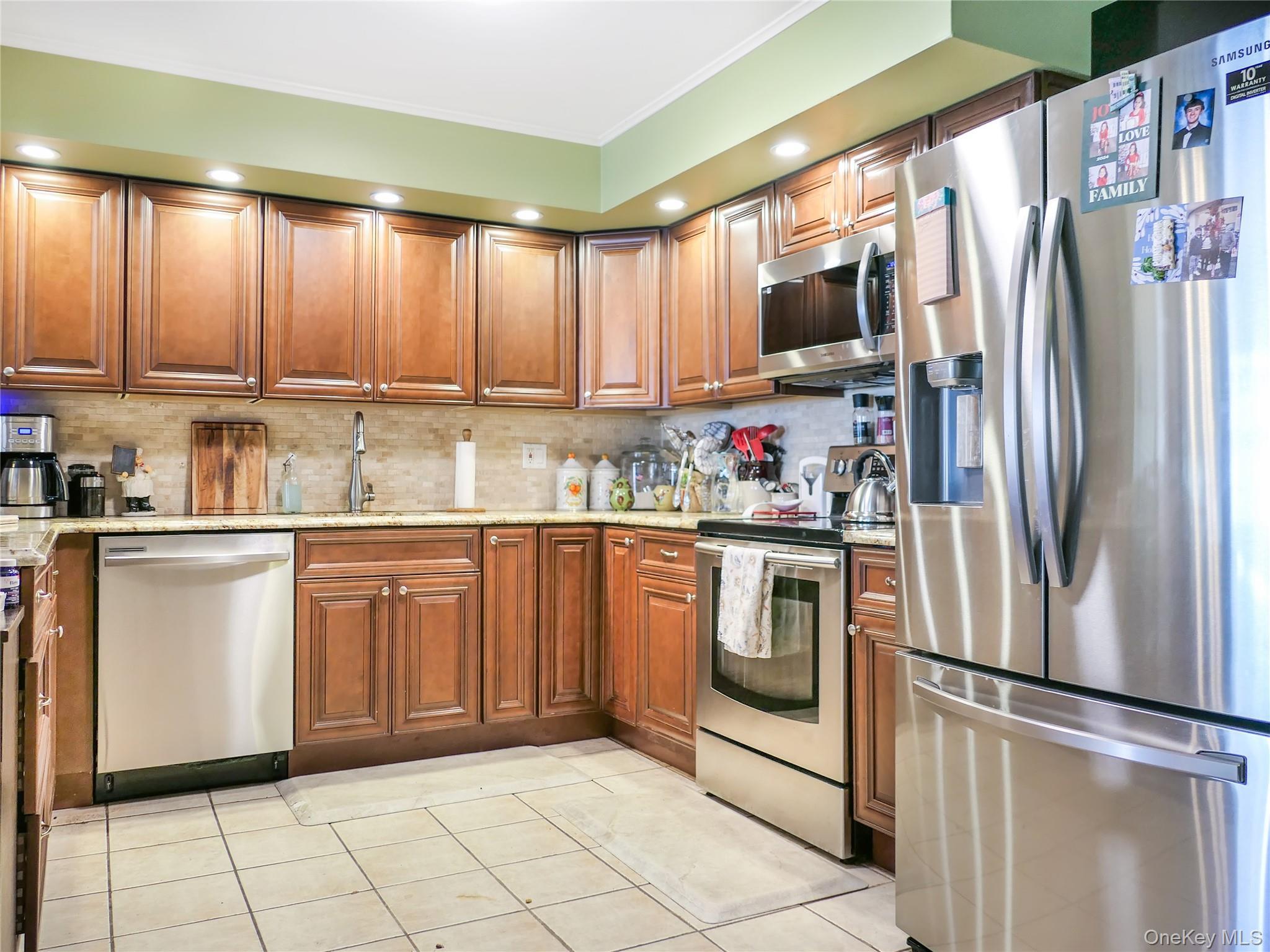 Single Family Montauk  Suffolk County, NY 11719, MLS-927919-5