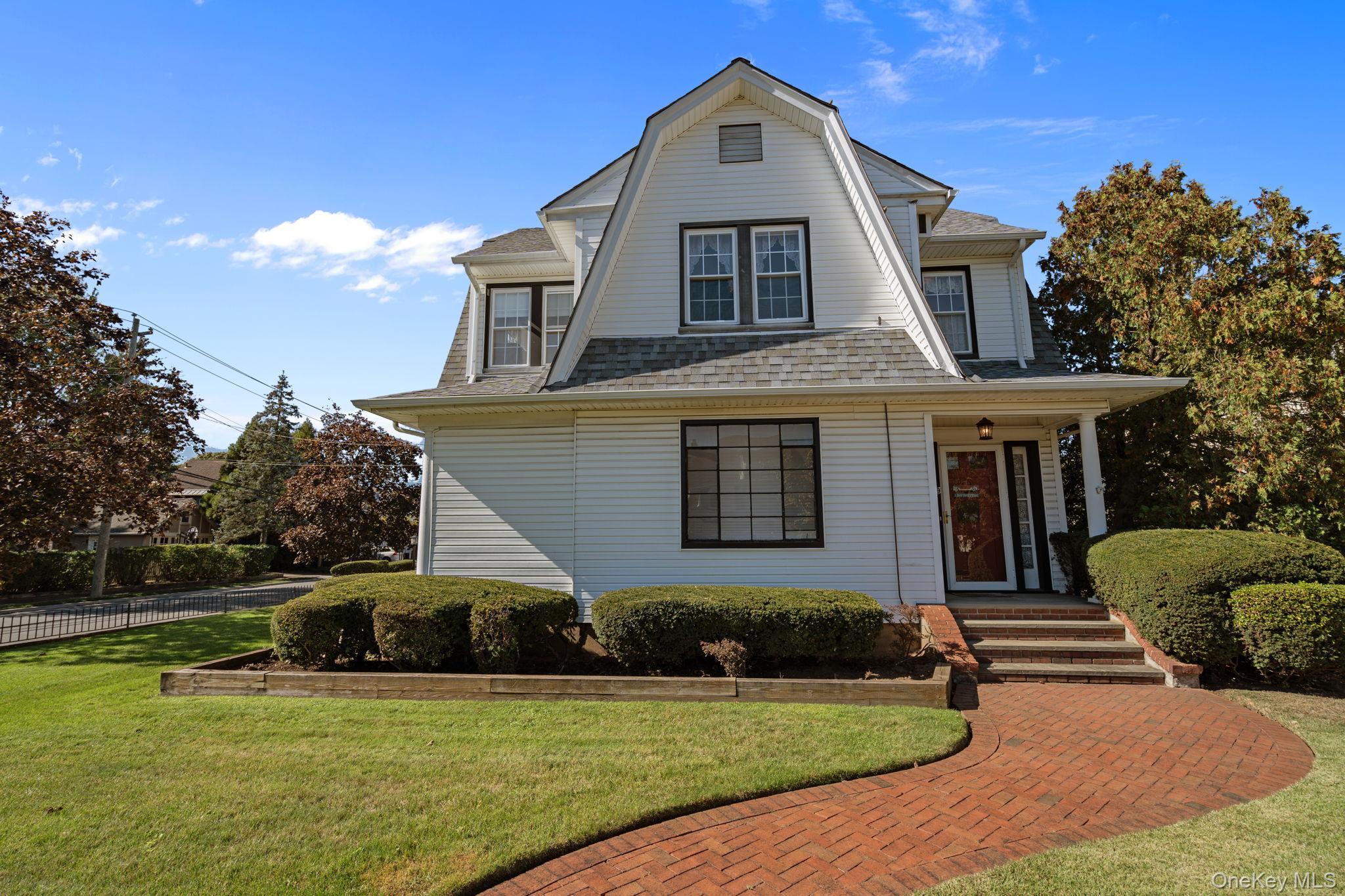 Single Family Summit  Nassau County, NY 11563, MLS-927945-2