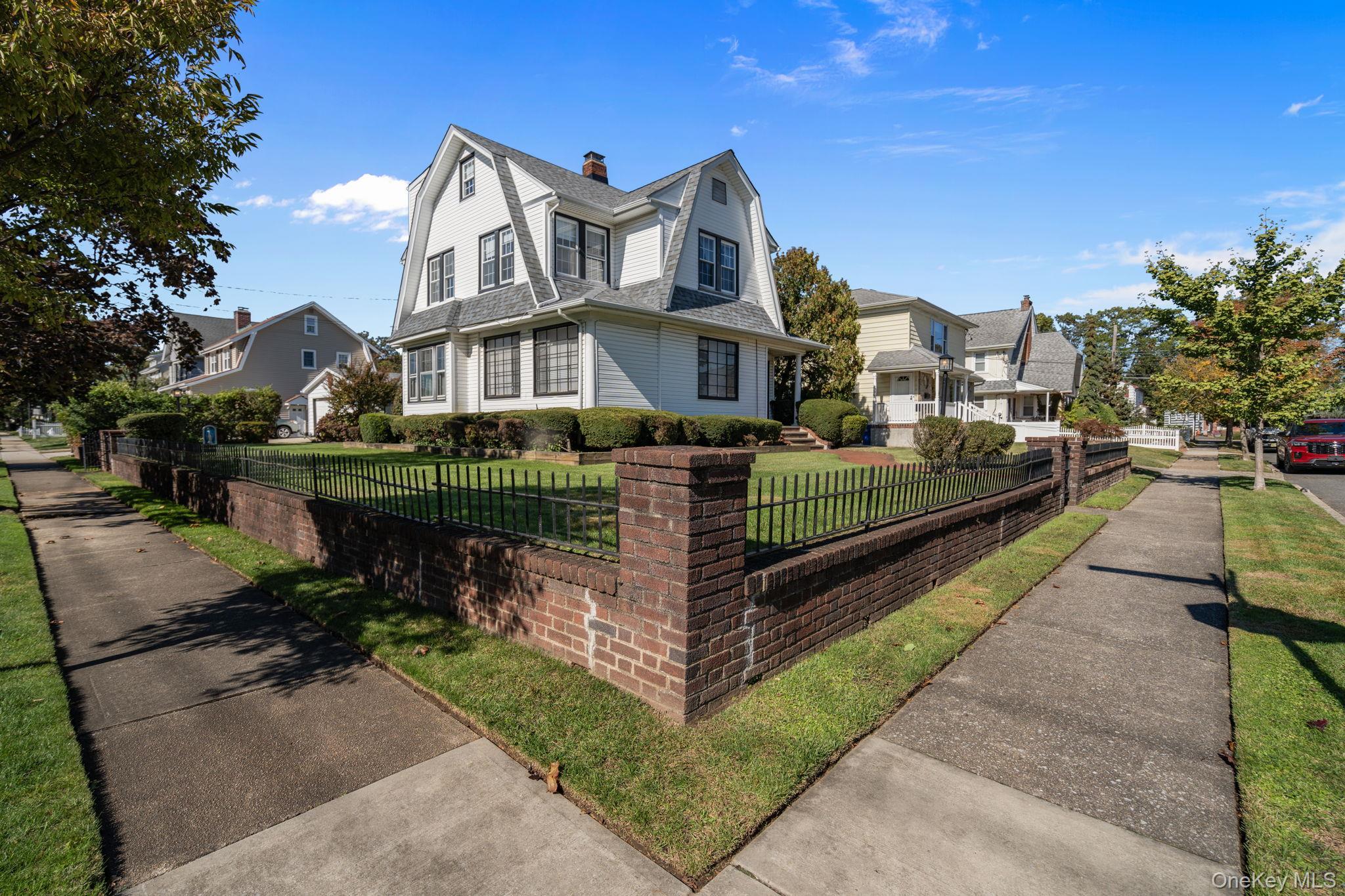 Single Family Summit  Nassau County, NY 11563, MLS-927945-5