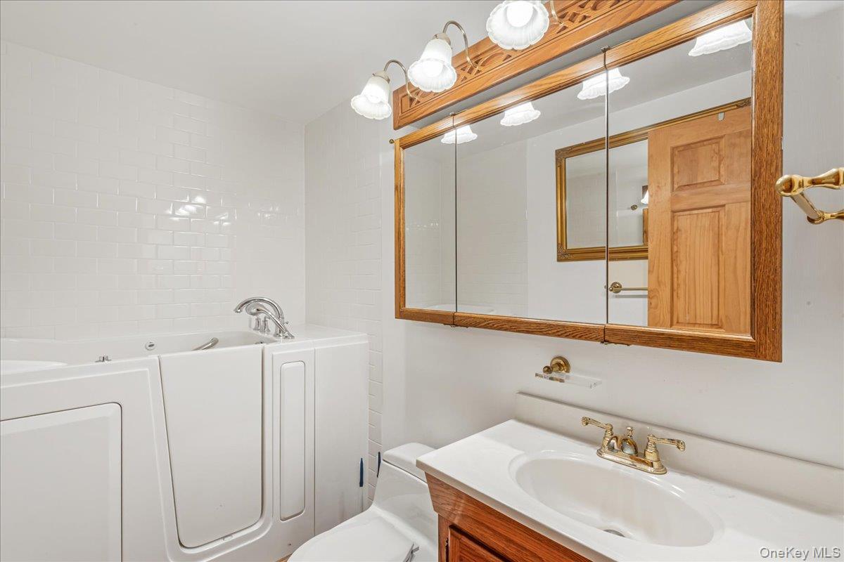 Single Family Torrey Pine Suffolk County, NY 11763, MLS-928002-22