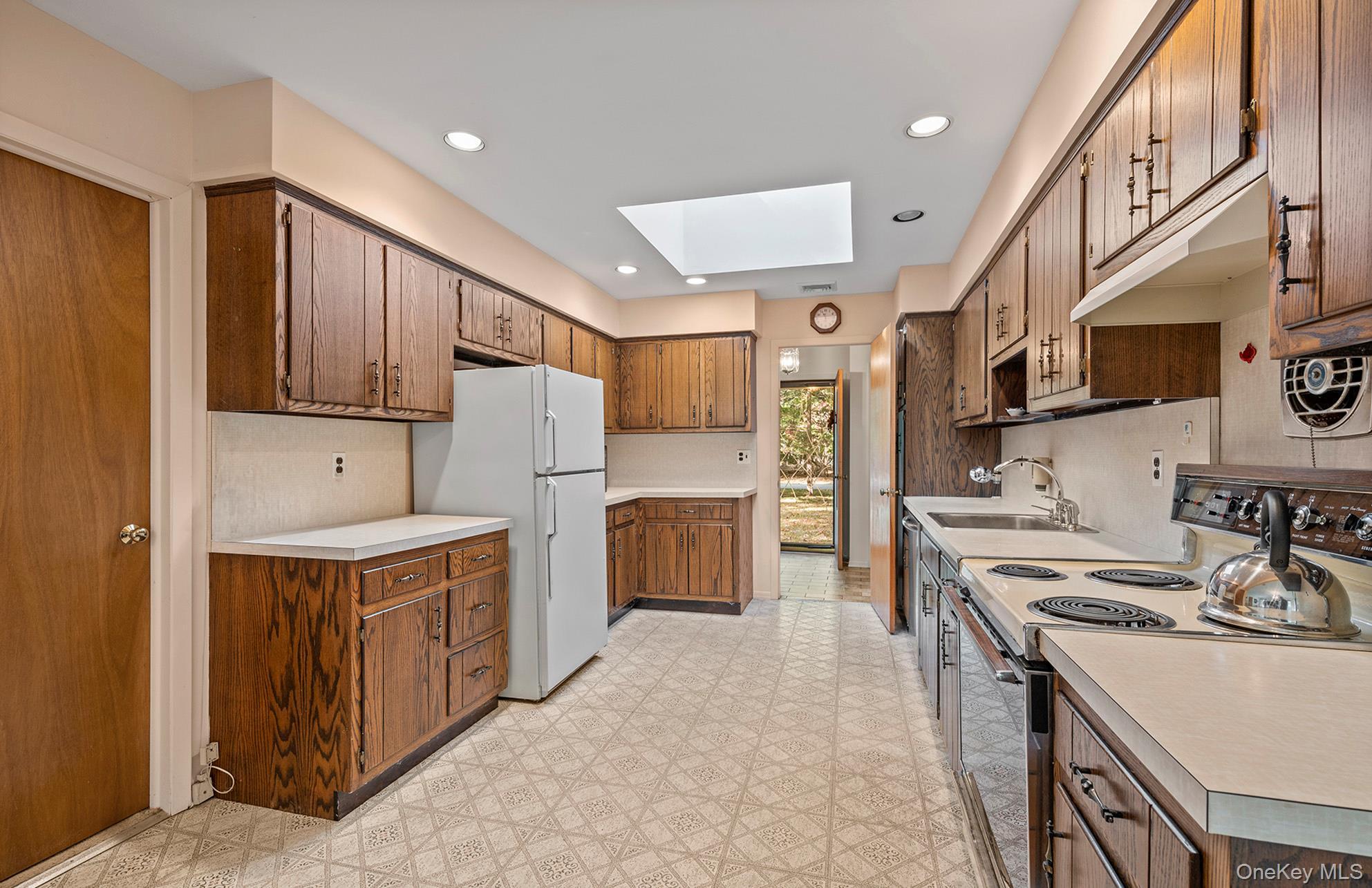 Single Family Sherwood Suffolk County, NY 11937, MLS-928007-8