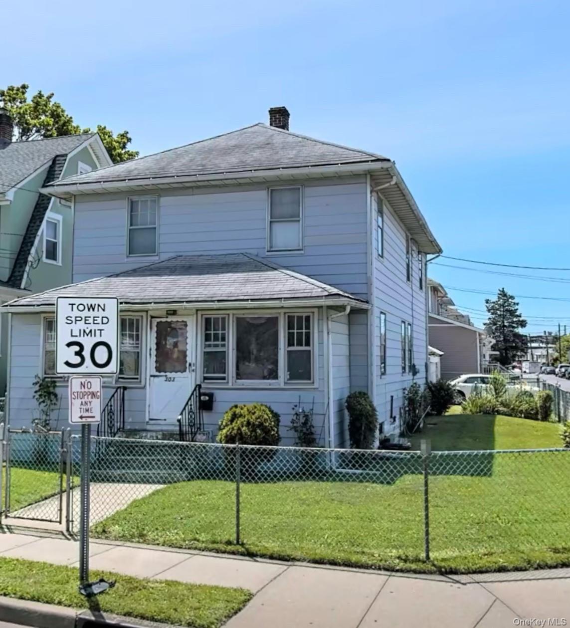 Single Family Bayview  Nassau County, NY 11096, MLS-928009-2