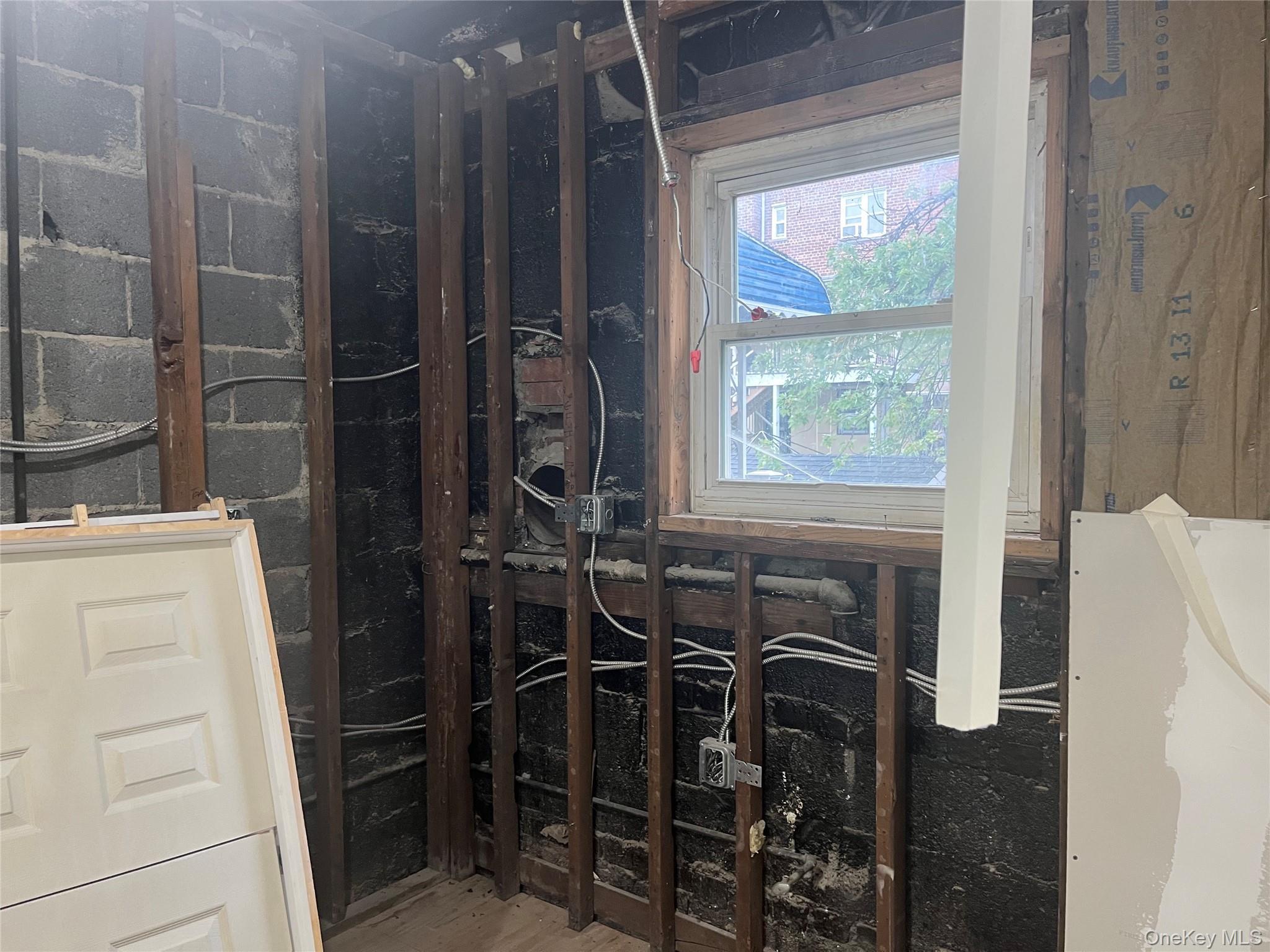 Single Family Deremier  Bronx, NY 10466, MLS-928031-6