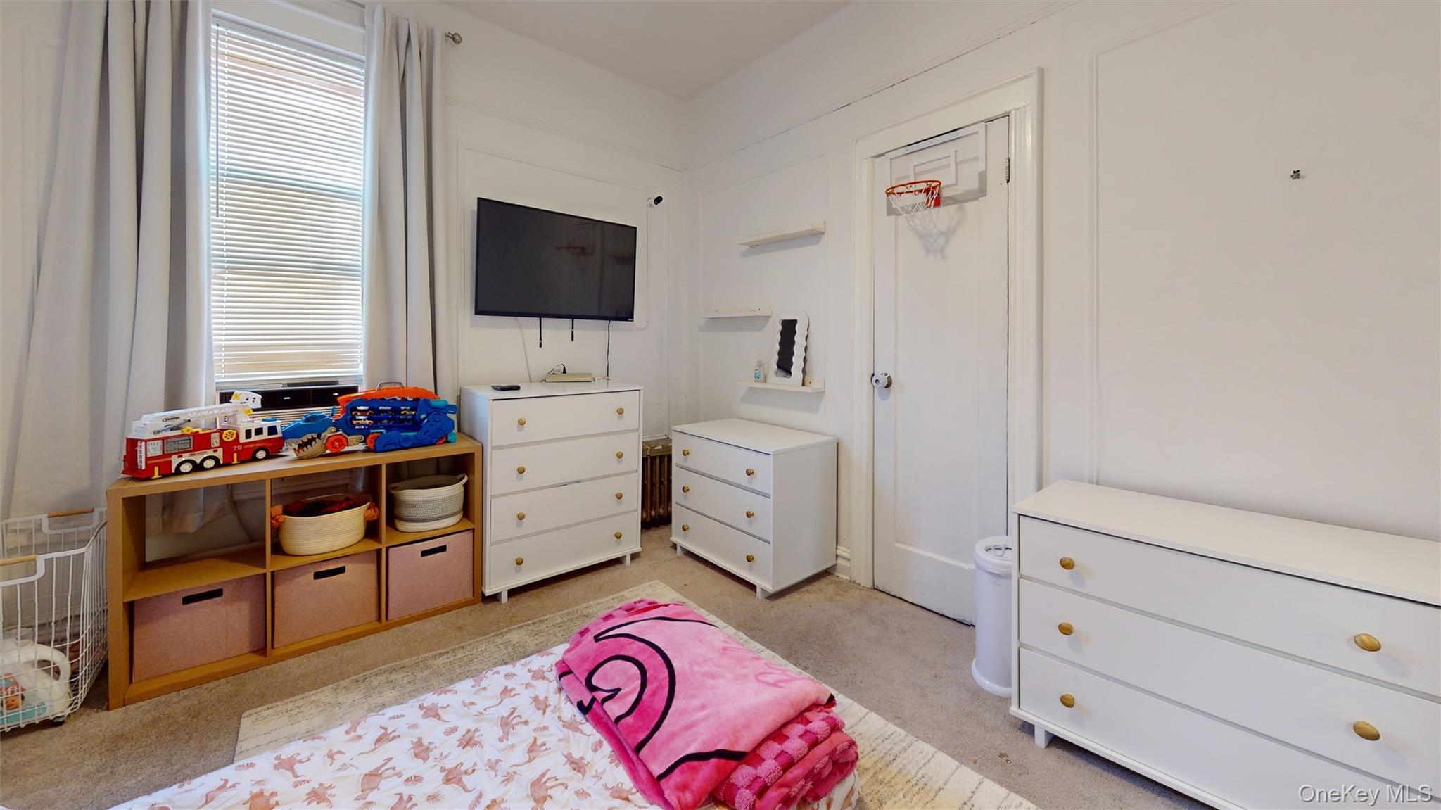 Single Family Fenton Bronx, NY 10469, MLS-928036-14