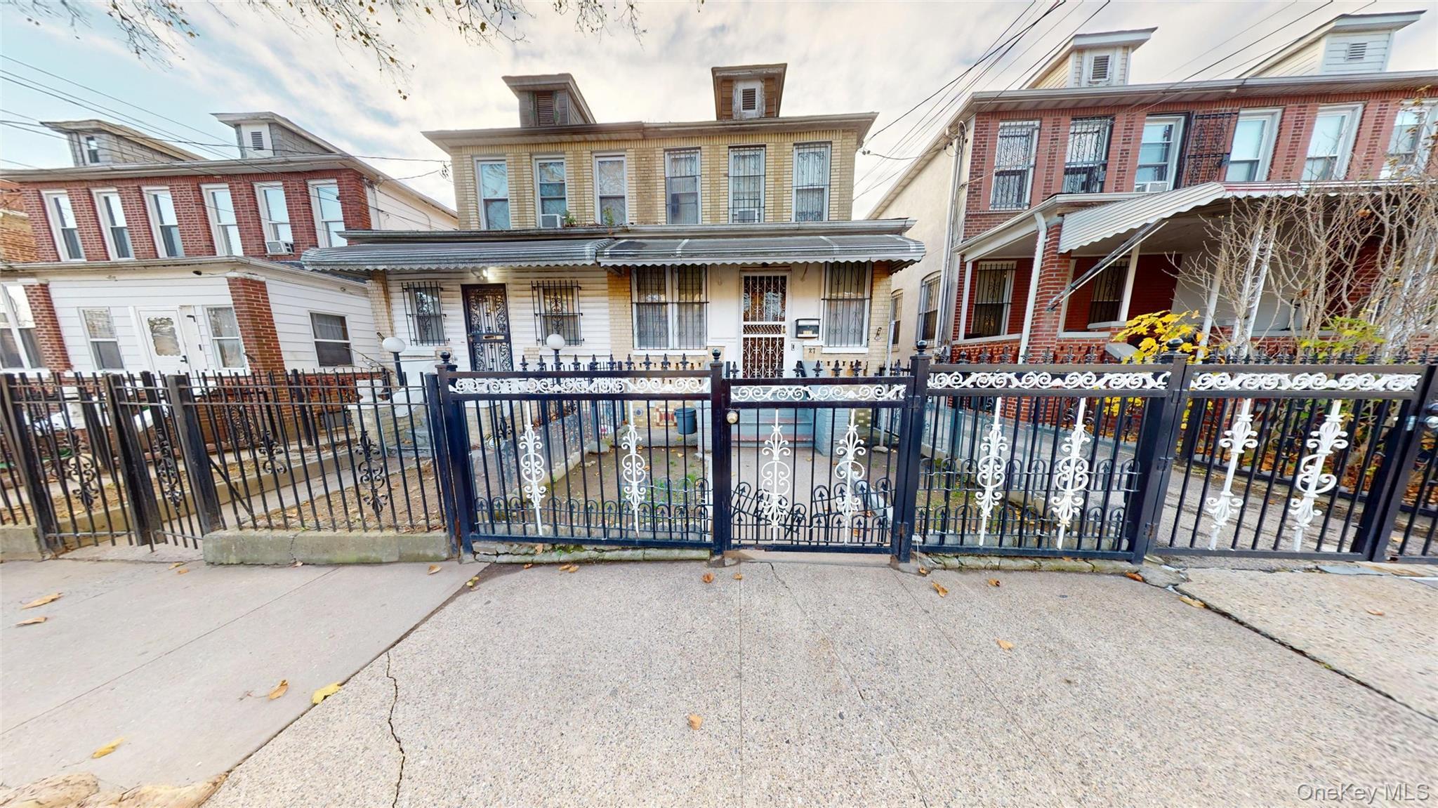 Single Family Fenton  Bronx, NY 10469, MLS-928036-24