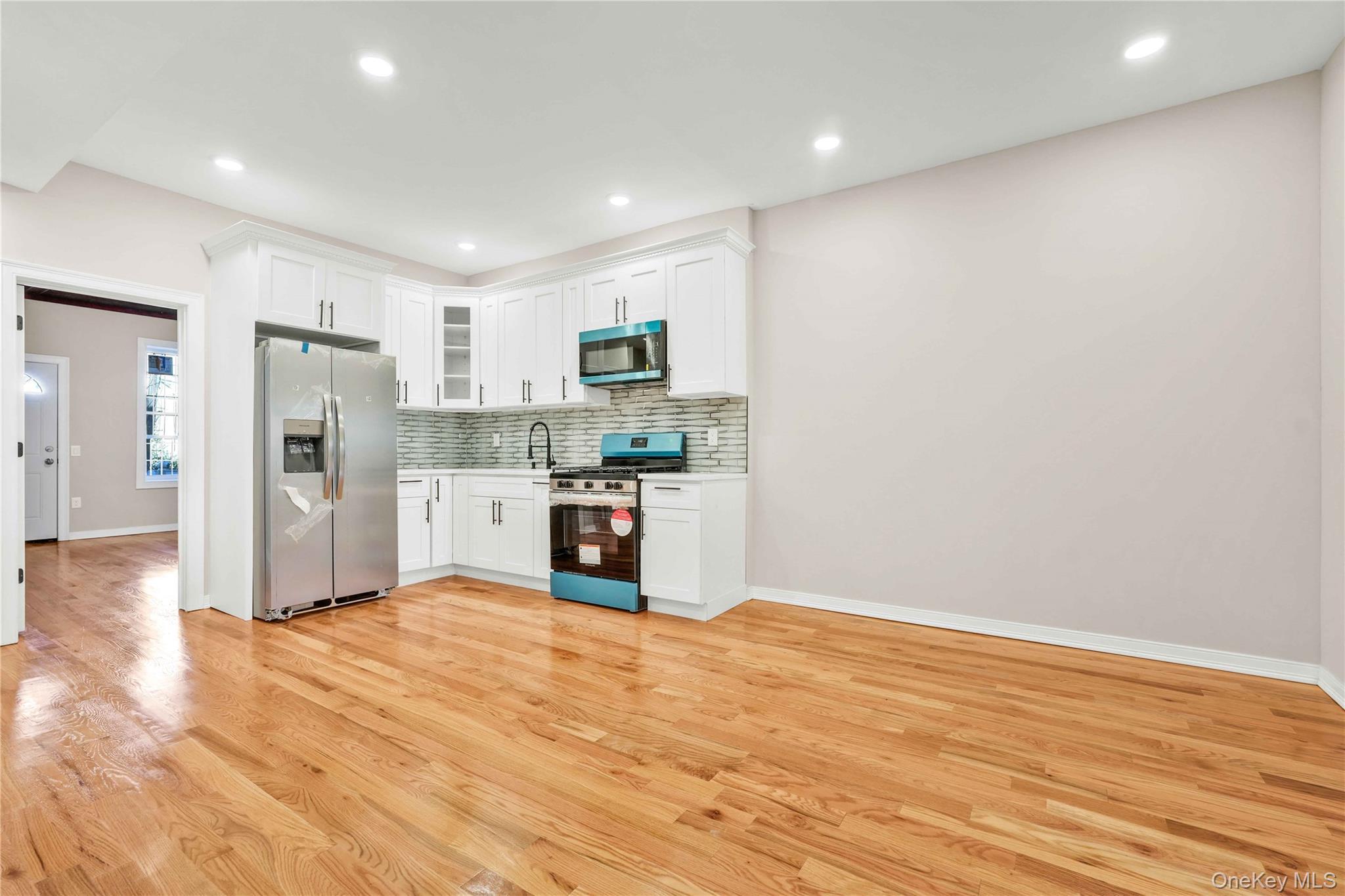 Single Family Ridgewood  Brooklyn, NY 11208, MLS-928050-8