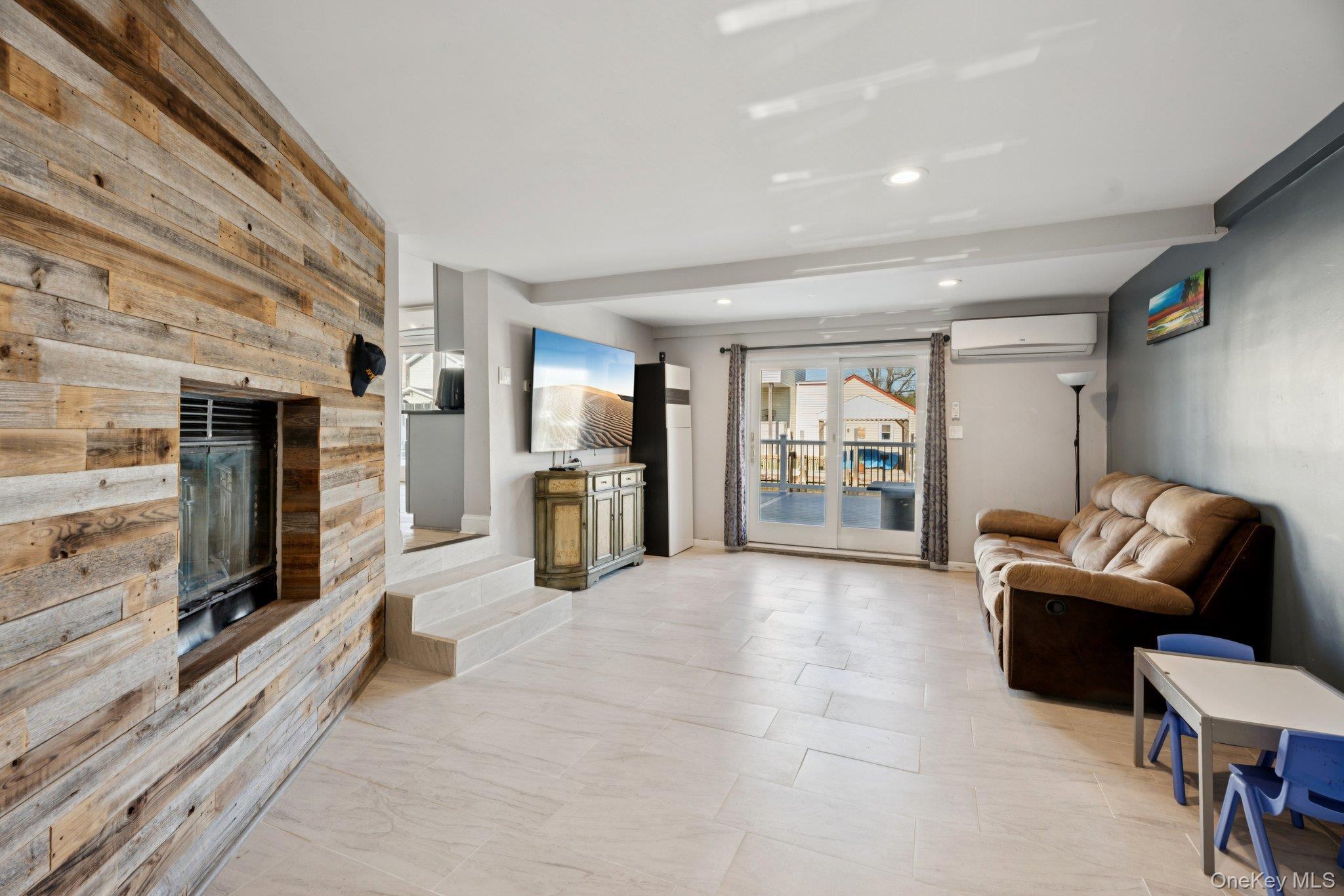 Single Family Arthur Nassau County, NY 11510, MLS-928071-14