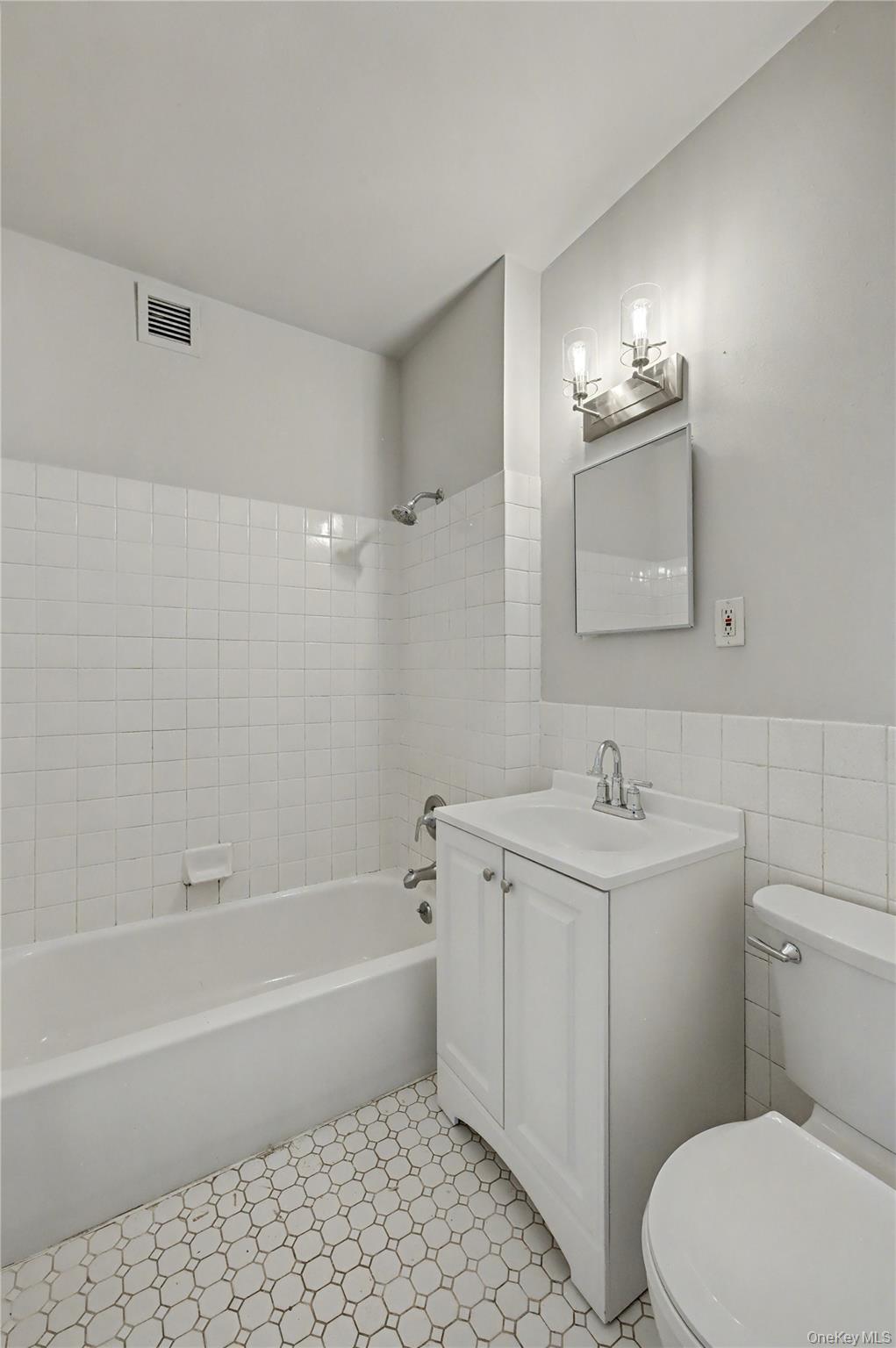 Single Family Bradhurst Manhattan, NY 10030, MLS-928074-22