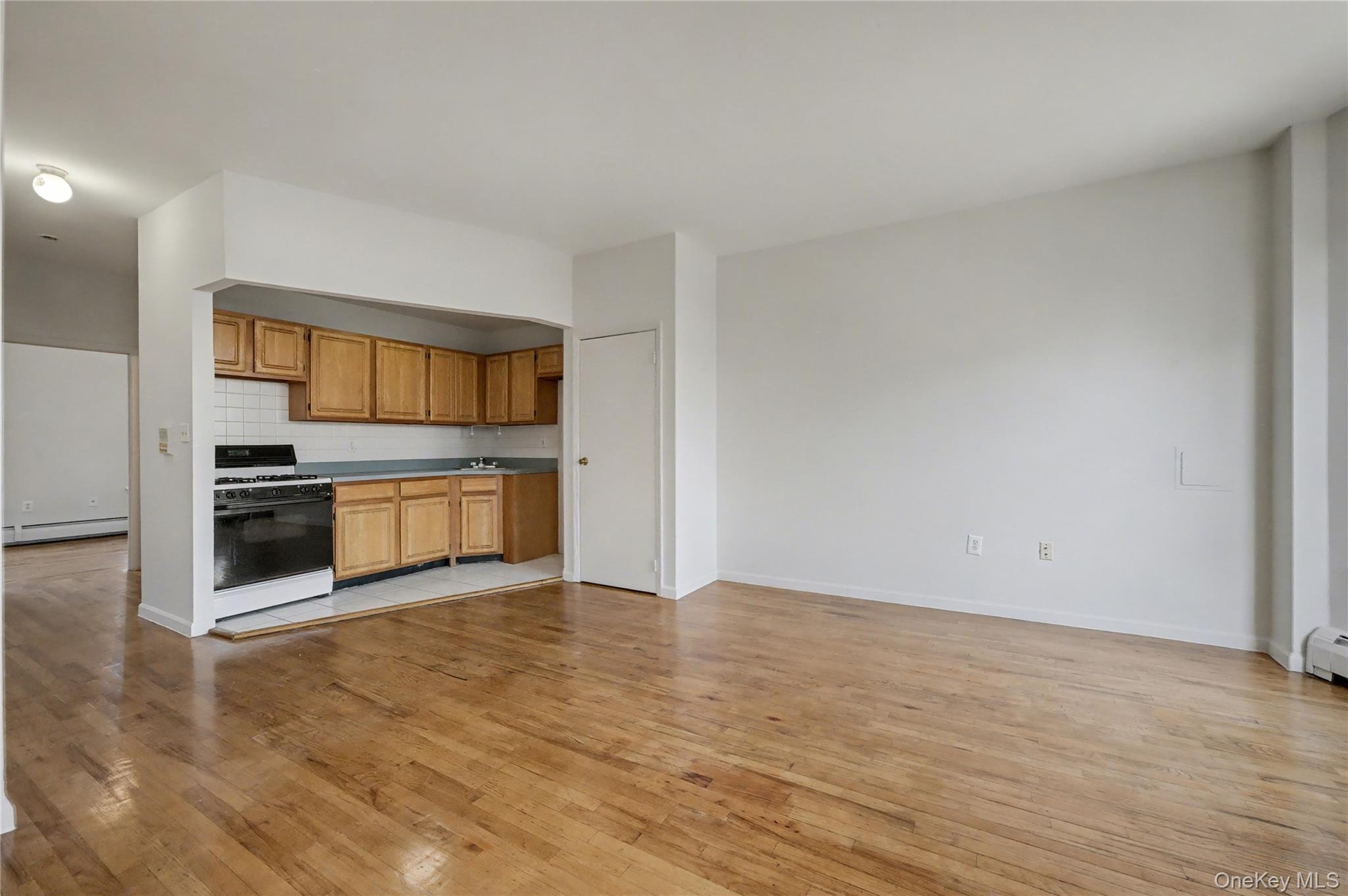 Single Family Bradhurst Manhattan, NY 10030, MLS-928074-23