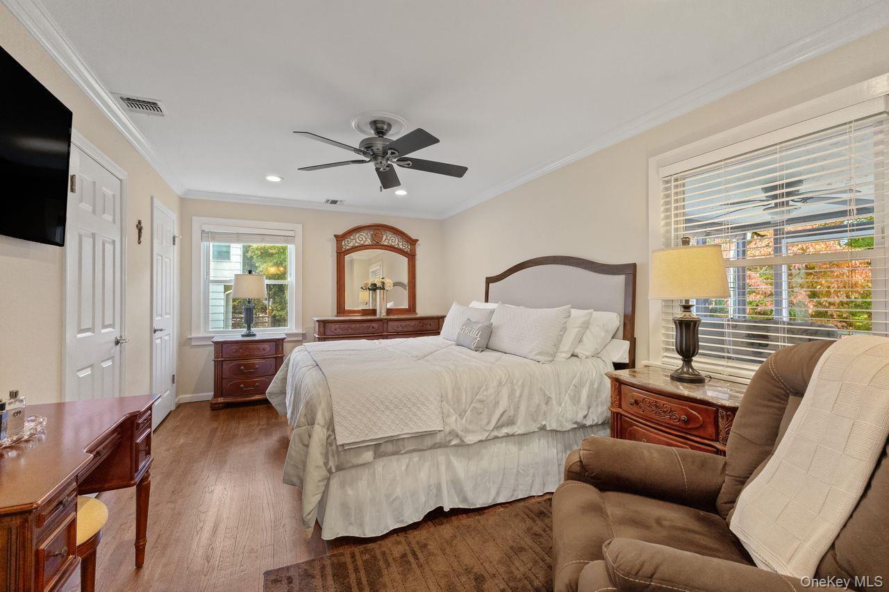 Single Family Locust Westchester County, NY 10562, MLS-928083-18