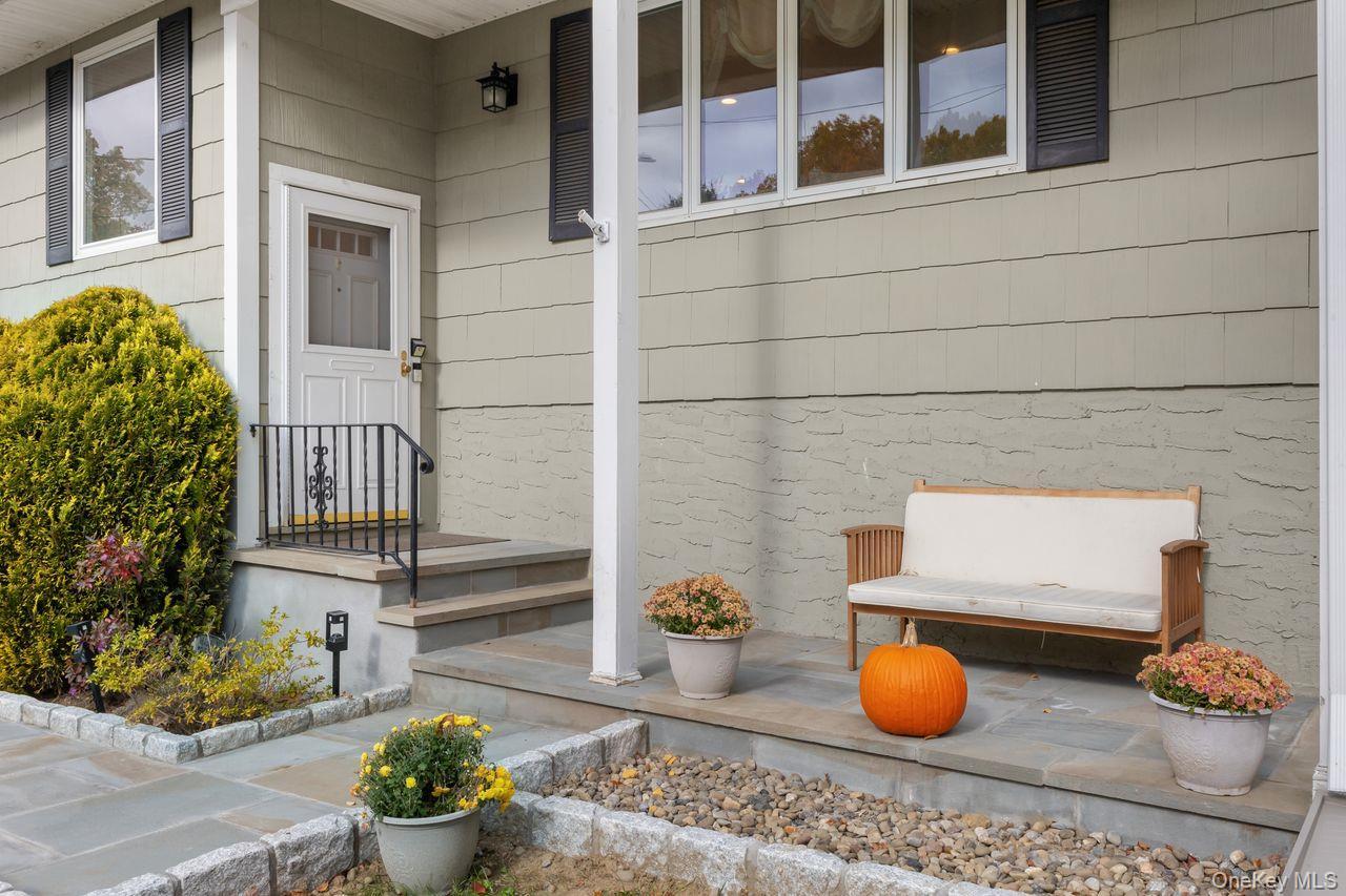 Single Family Locust Westchester County, NY 10562, MLS-928083-8